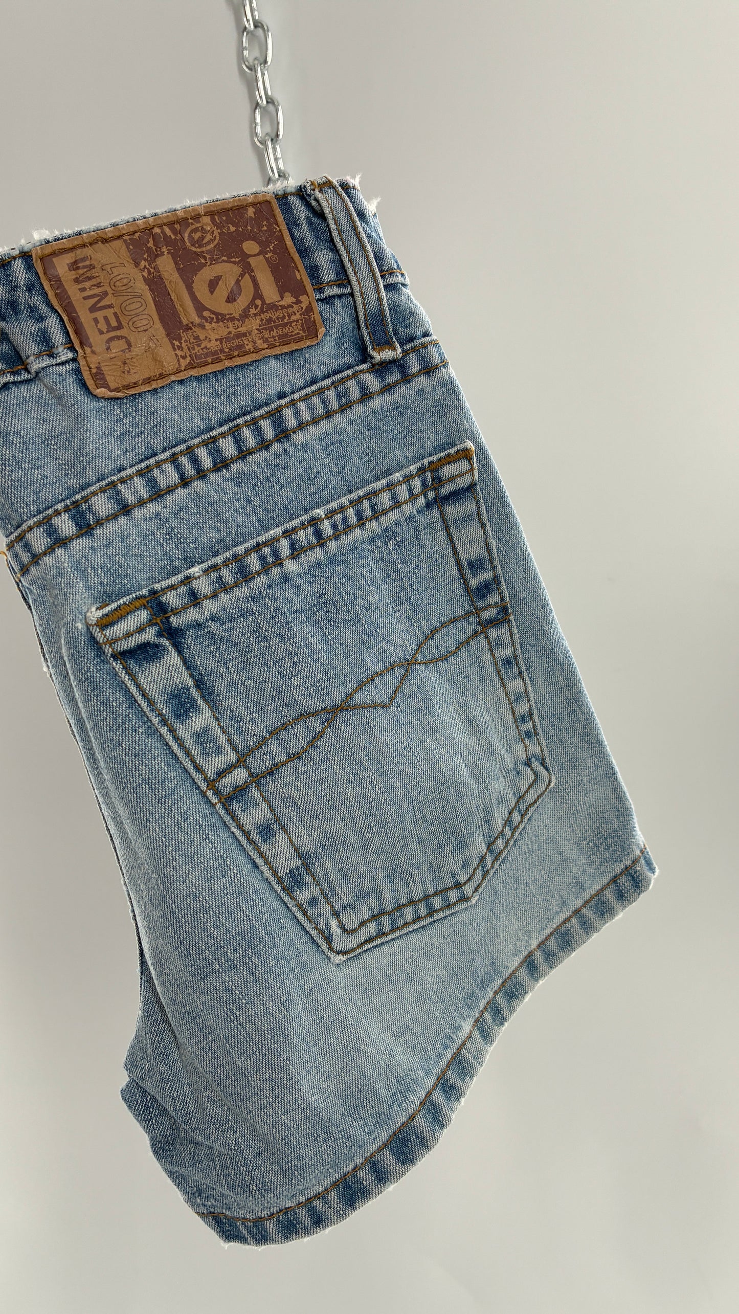 Vintage LEI Denim Shorts Light Wash Blue Jean Shorts with Old School Jacron (1)