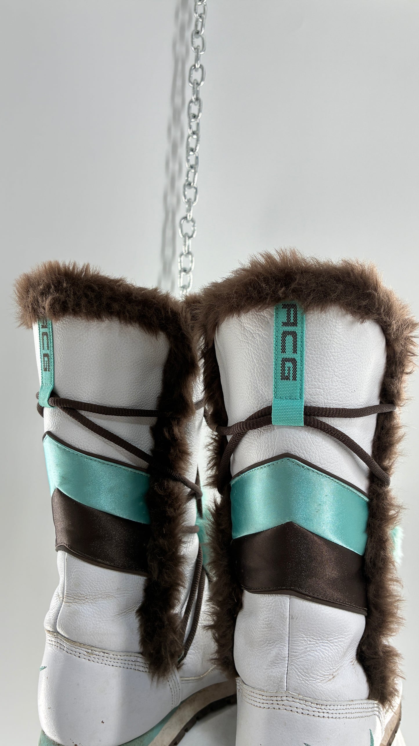 Vintage NIKE Pom Pom Snow Style White Boots Lined with Brown Fur, Turquoise Details (9)