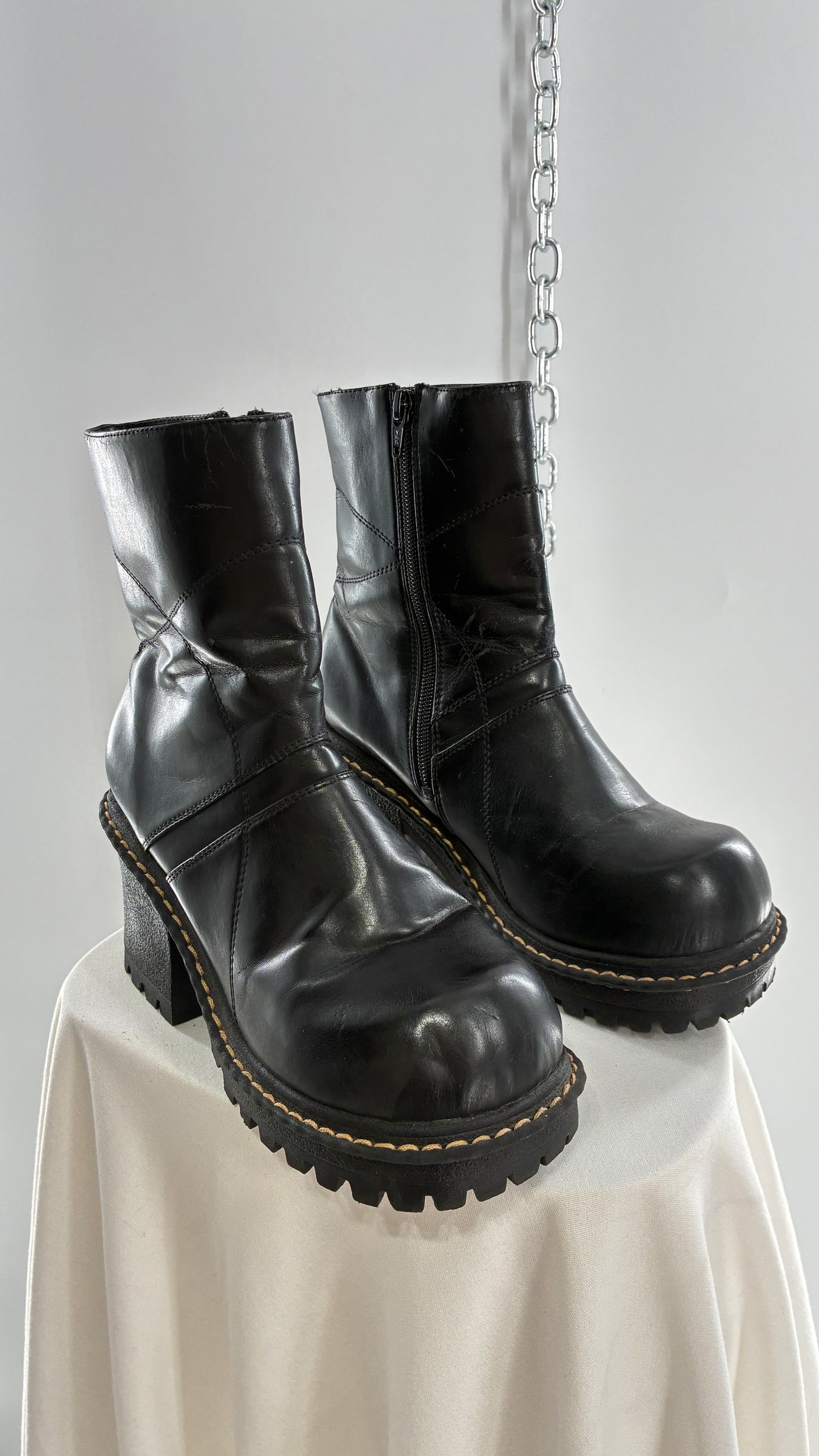 Vintage ROUTE 66 Black Chunky Heel Round Toe Boot  (8.5)