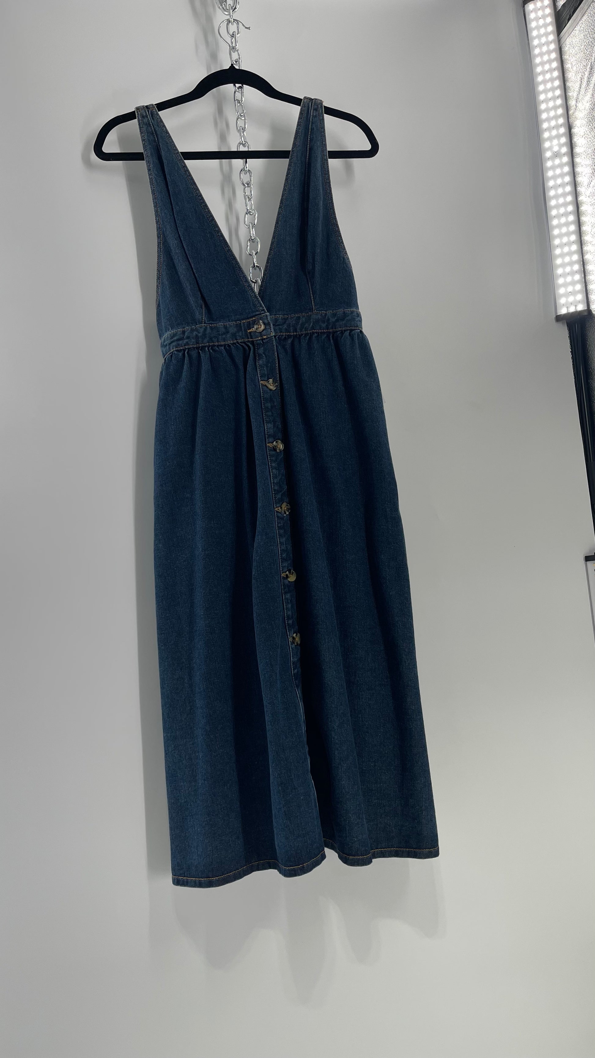 urban outfitters midi dress Urban Outfitters Medium Wash Denim Button Front Midi Dress (S) – The Thrifty Hippy