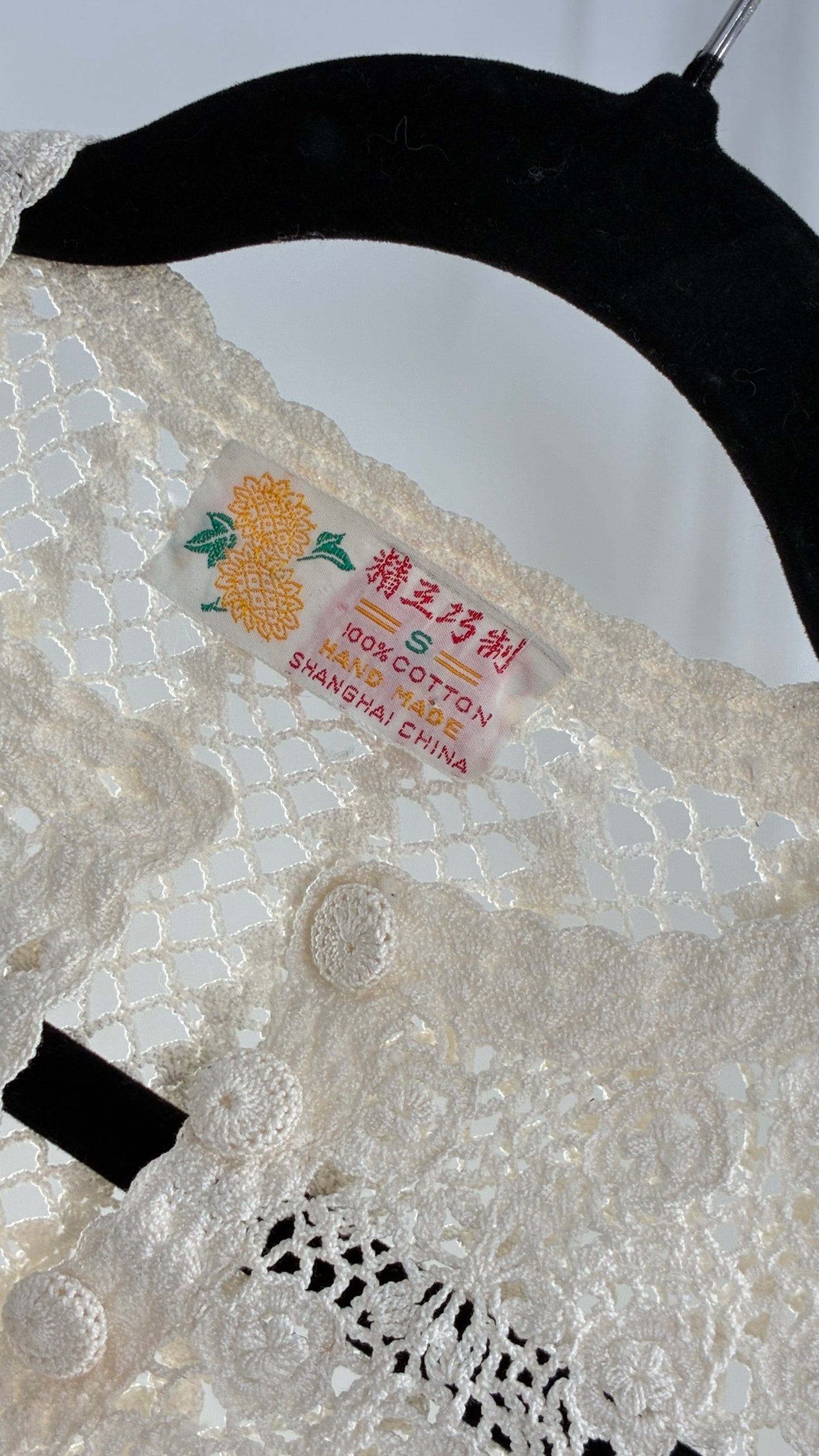Vintage 1970s White Crochet Hand Made Quarter Sleeve Tunic Top Made in Shanghai (XS)