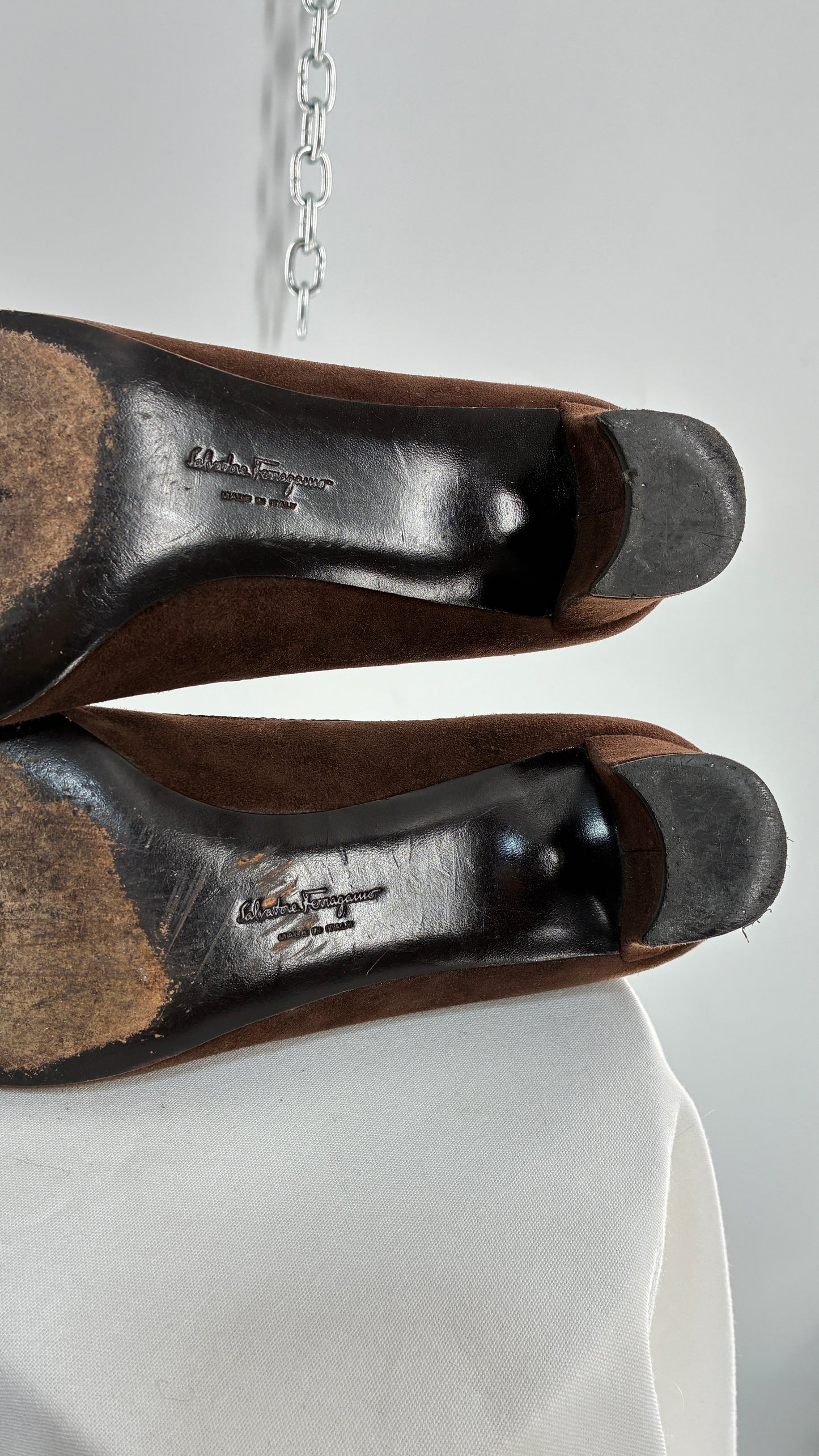 Vintage SALVATORE FERRAGAMO Brown Suede Leather Kitten Heel (10.5)