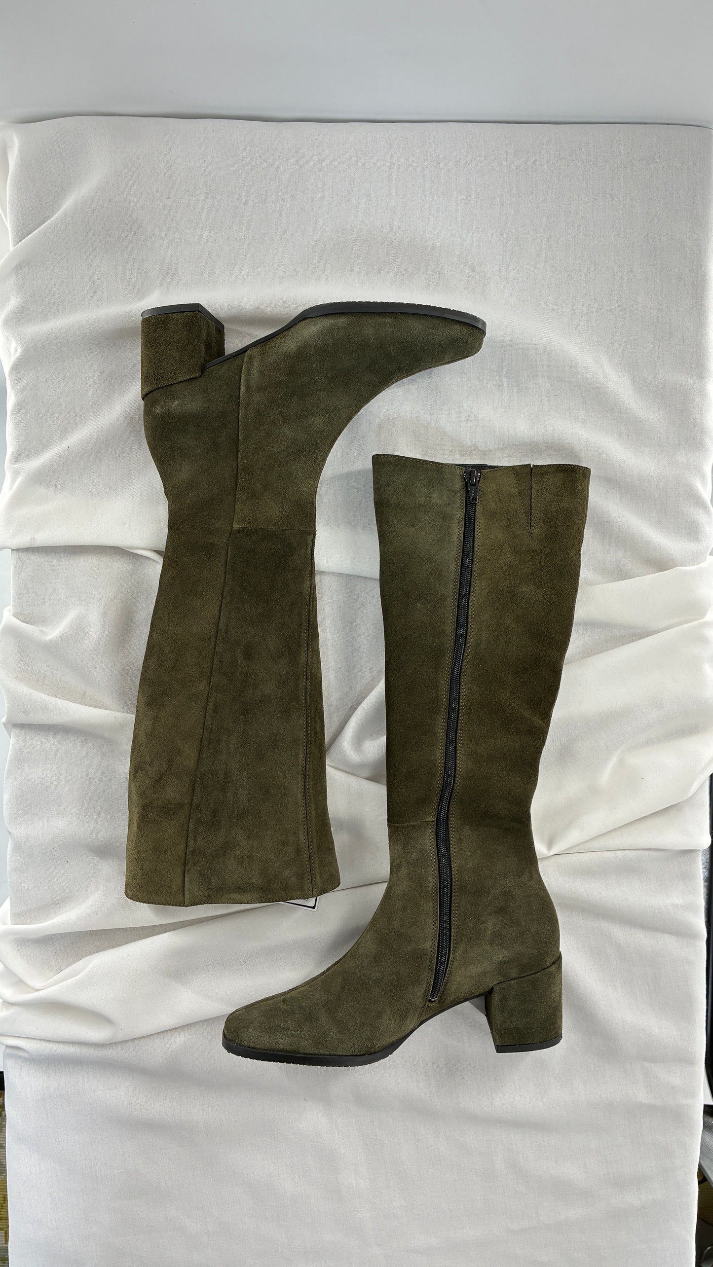 Vintage ERIC MICHAEL Olive Green Suede Boots Square Toe Knee High Boots (36)