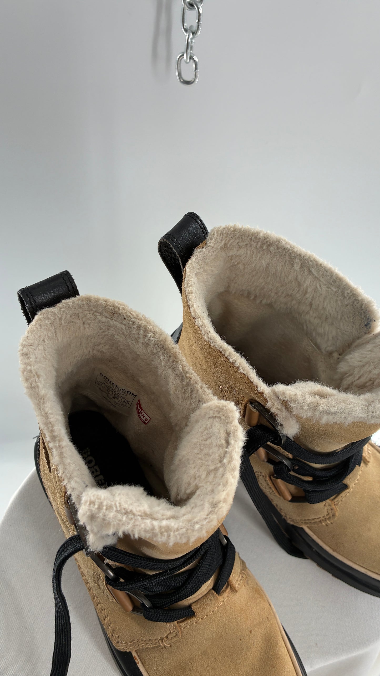 SOREL Tivoli Boots Tan with Thick Black Laces (7.5)