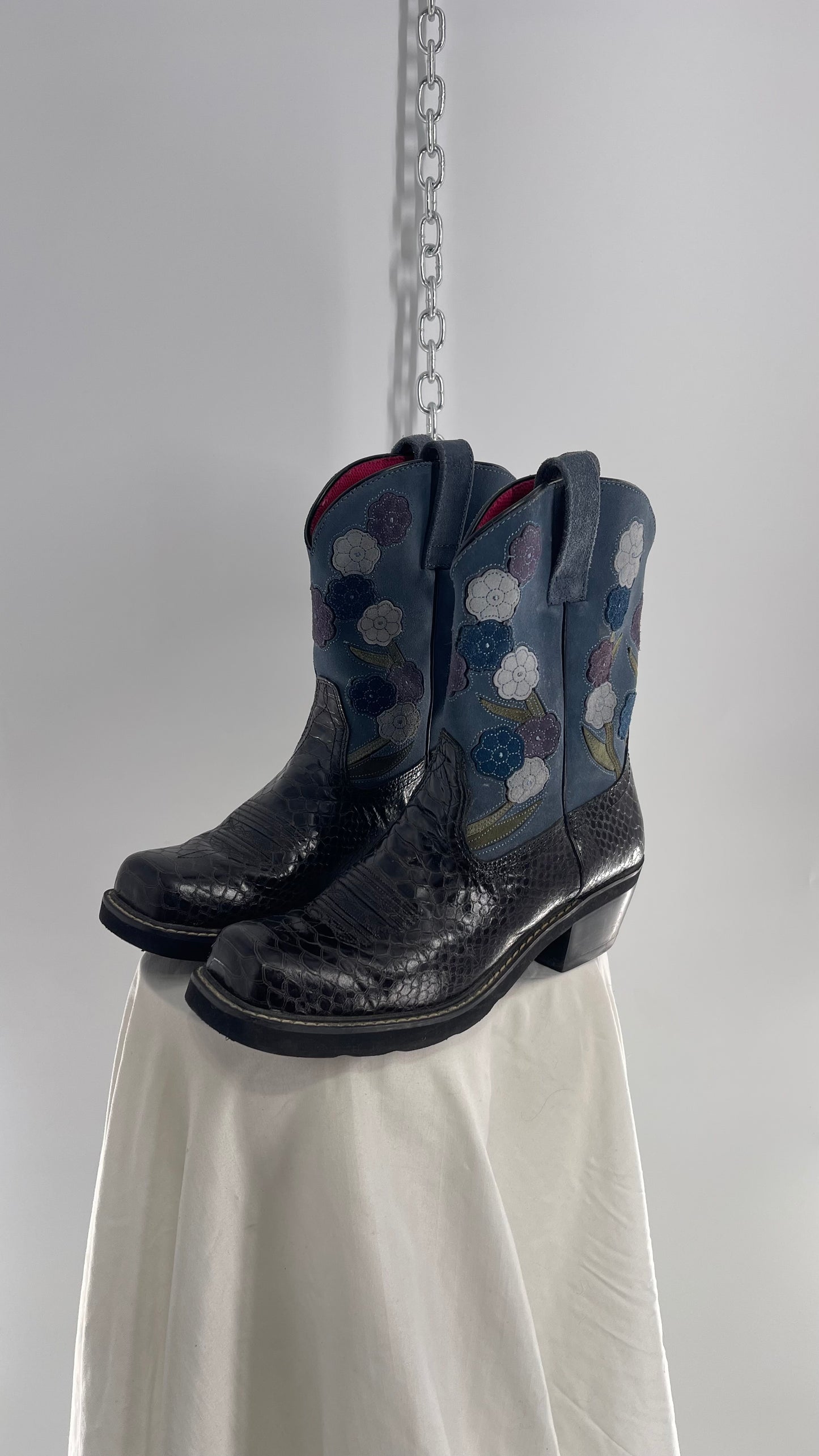 Vintage Ariat Square Toe Boots with Suede Blue Flowers (11)