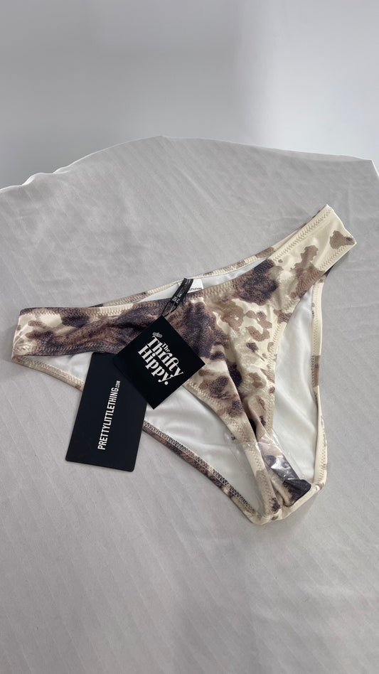 Pretty Little Thing Brown Graphic Swimsuit with Tags Attached (8)