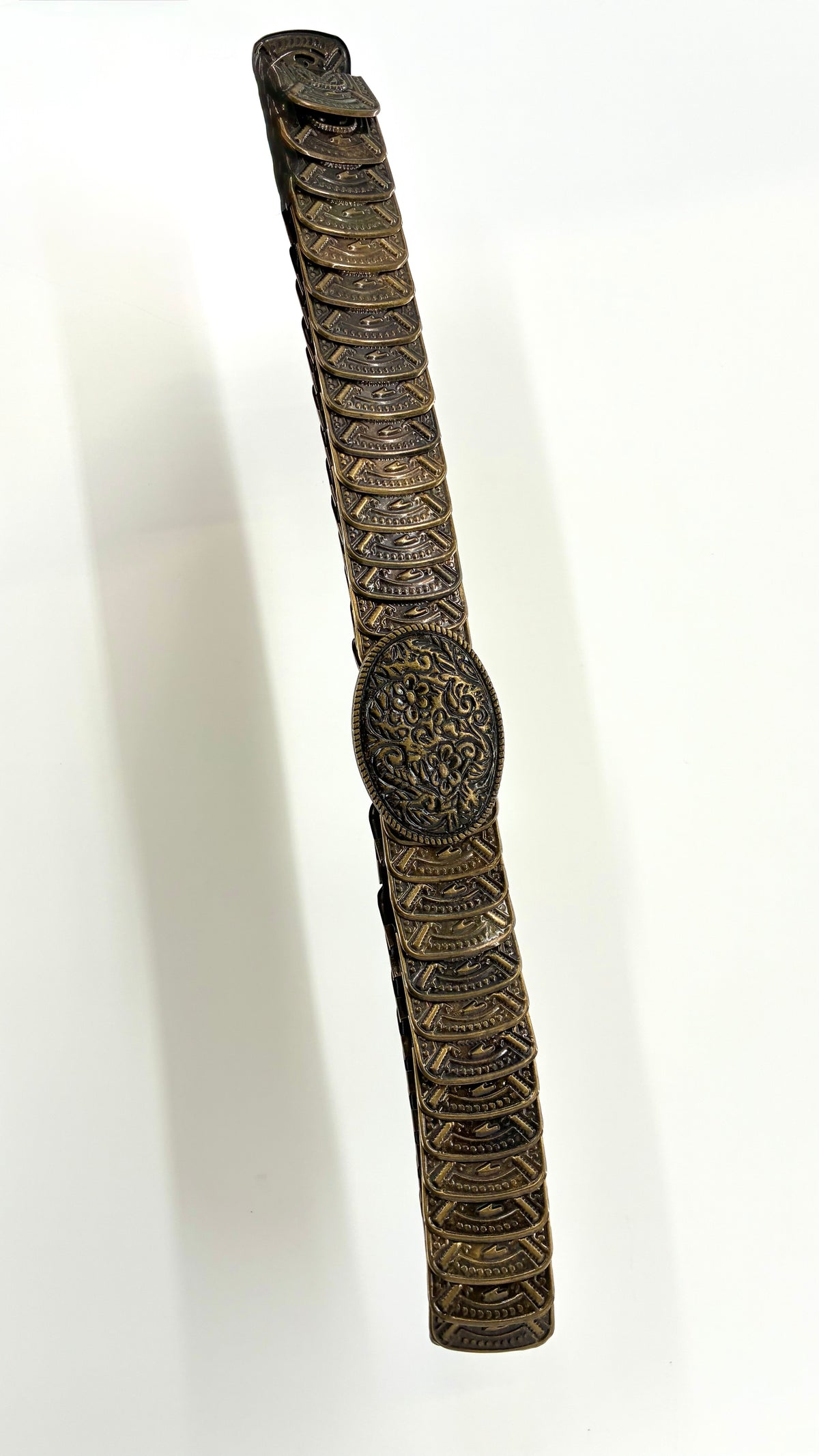Vintage Antique Gold-Tone Scale Belt With Ornate Oval Buckle (L/XL)
