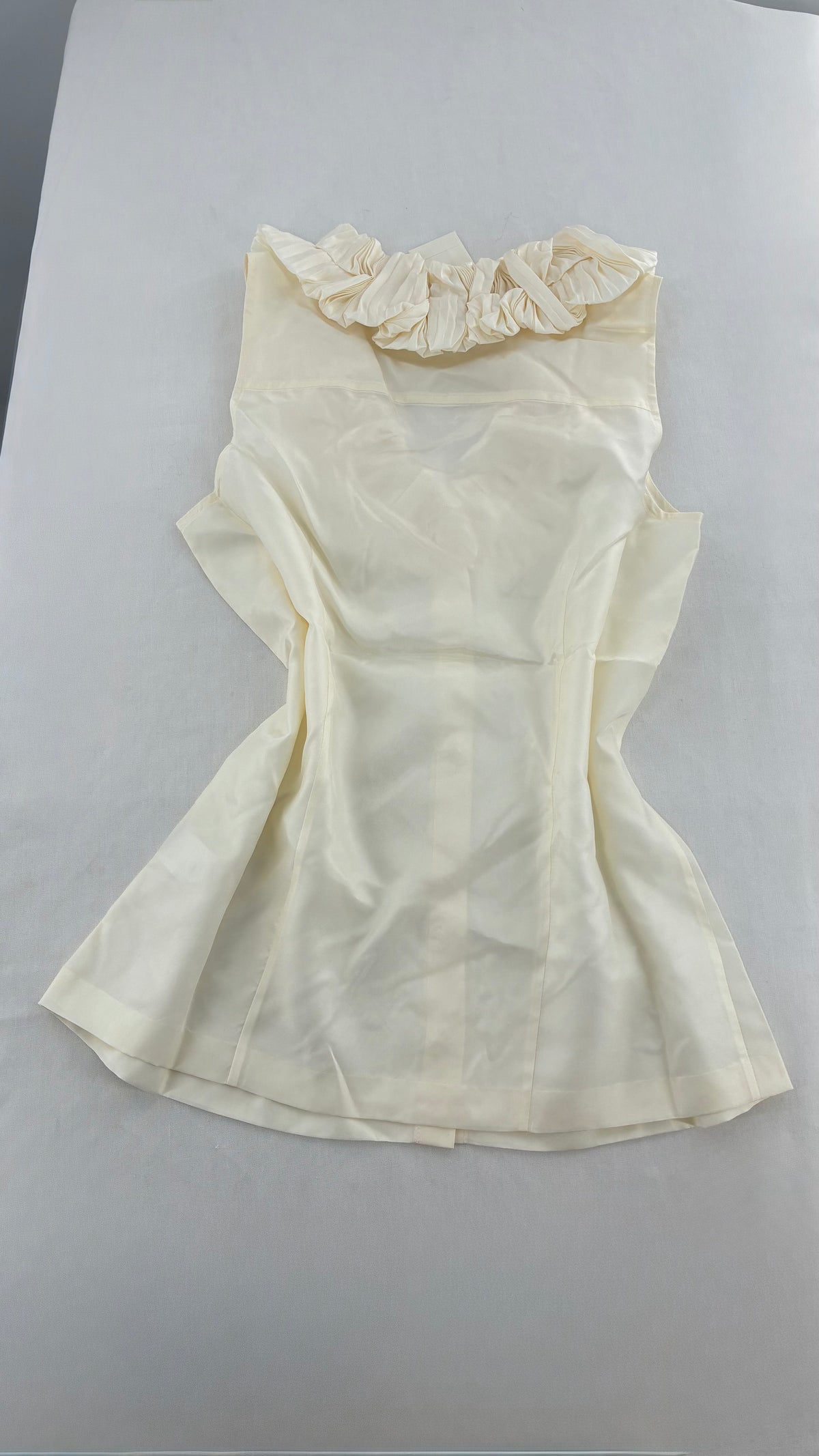 Vintage JCREW Ivory 100% Silk Button Front Sleeveless with Ruffled Neckline (0)