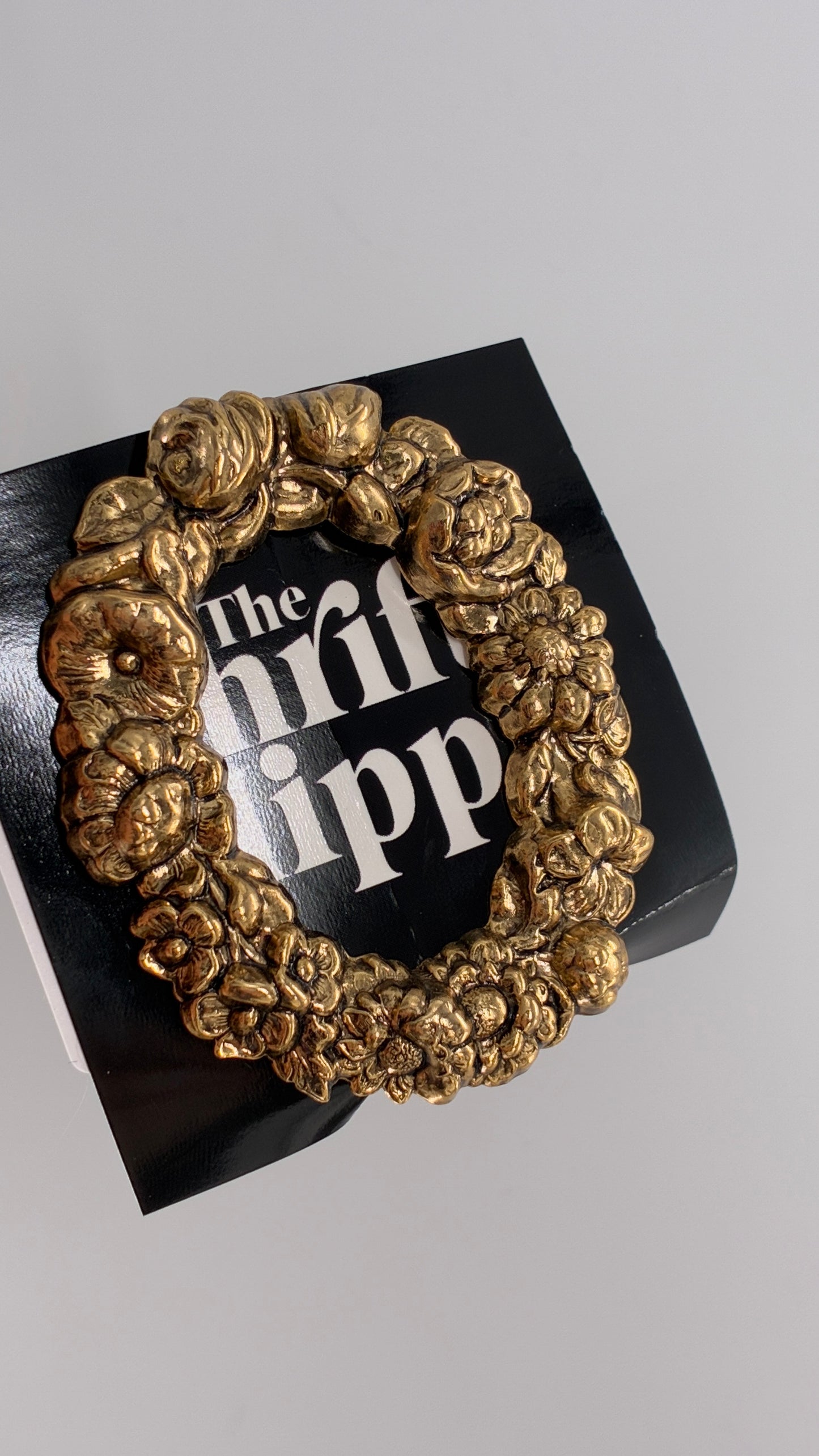 Vintage Bronze Gold Ornate Engraved Wreath Scarf Ring Loop