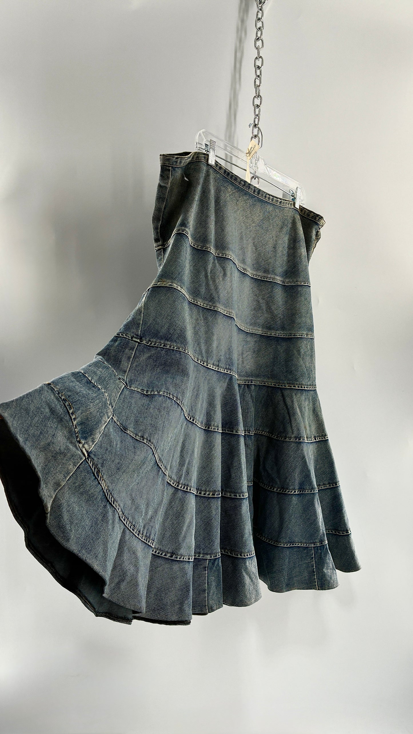 Vintage JEANOLOGY Tiered Denim Skirt with Fading and Stone Wash (16W)