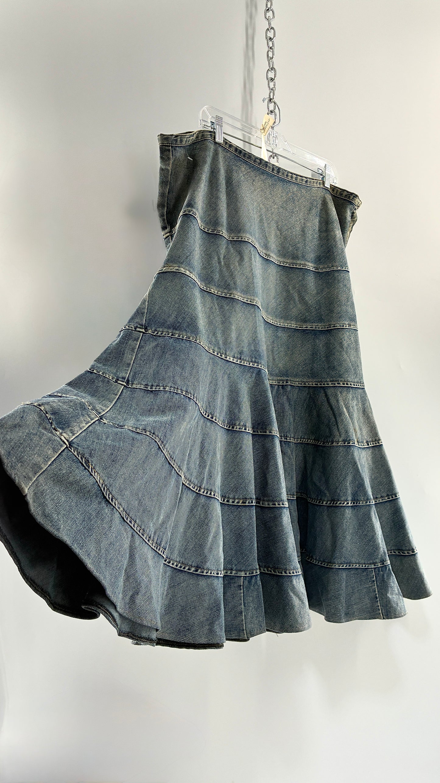 Vintage JEANOLOGY Tiered Denim Skirt with Fading and Stone Wash (16W)