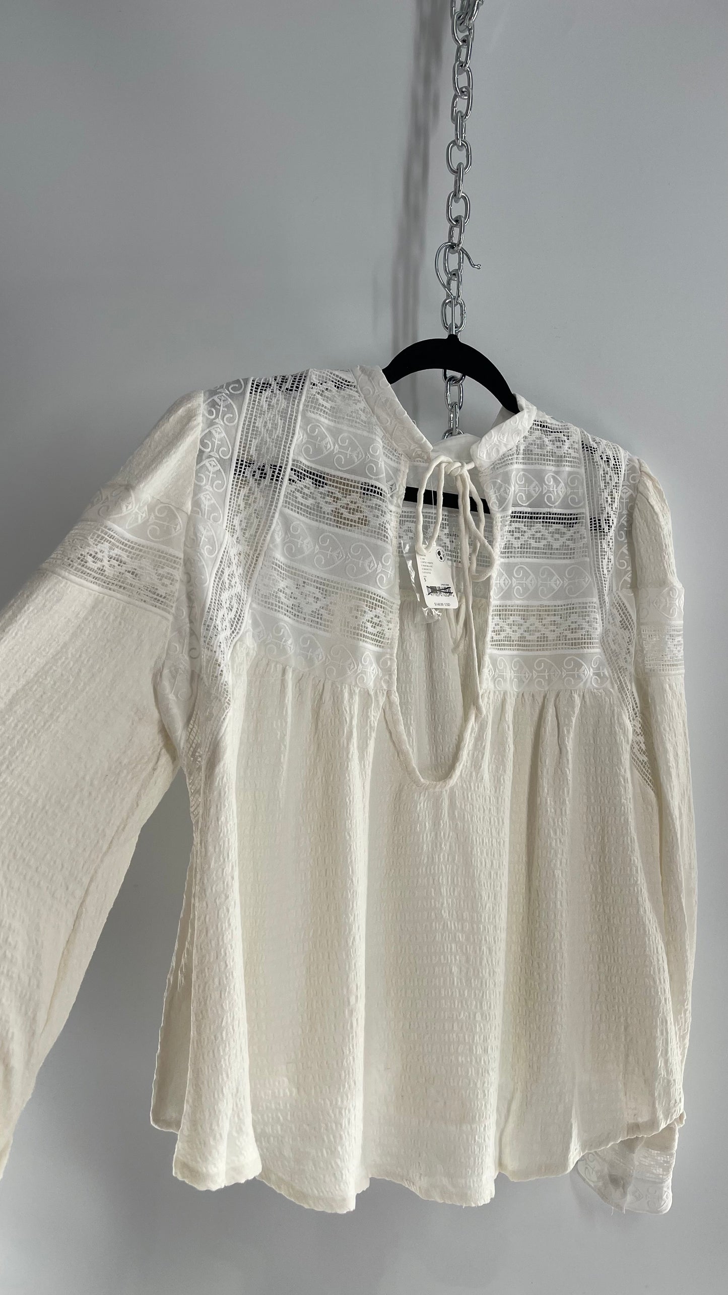 Free People Textured Off White Blouse with Lace Cuffs/Neckline and Tags Attached (Small)