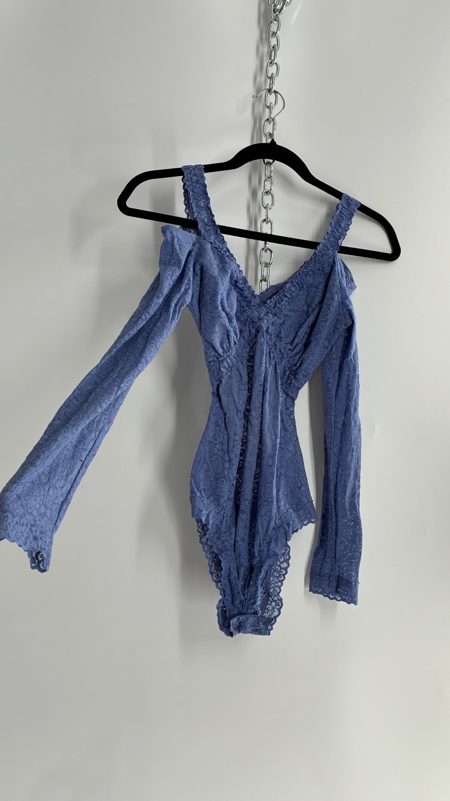 AERIE Periwinkle Blue Long Sleeve Cold Shoulder Open Back Lace Bodysuit (Large)