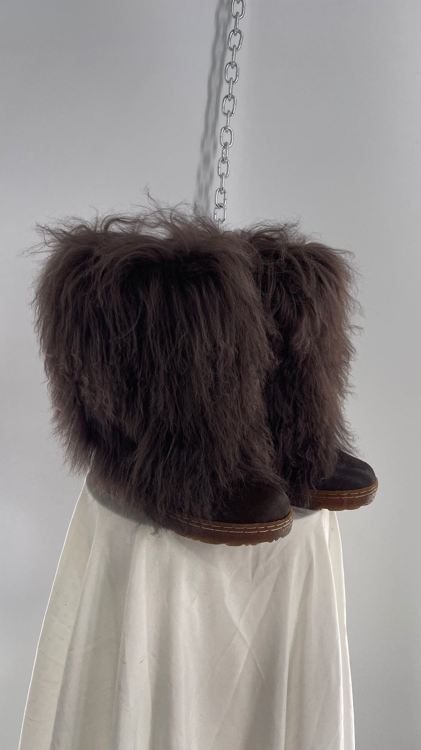 Vintage BEARPAW Boetis Chocolate Cow Hair and Curly Lamb Fur Exaggerated Fuzzy Boots (7)