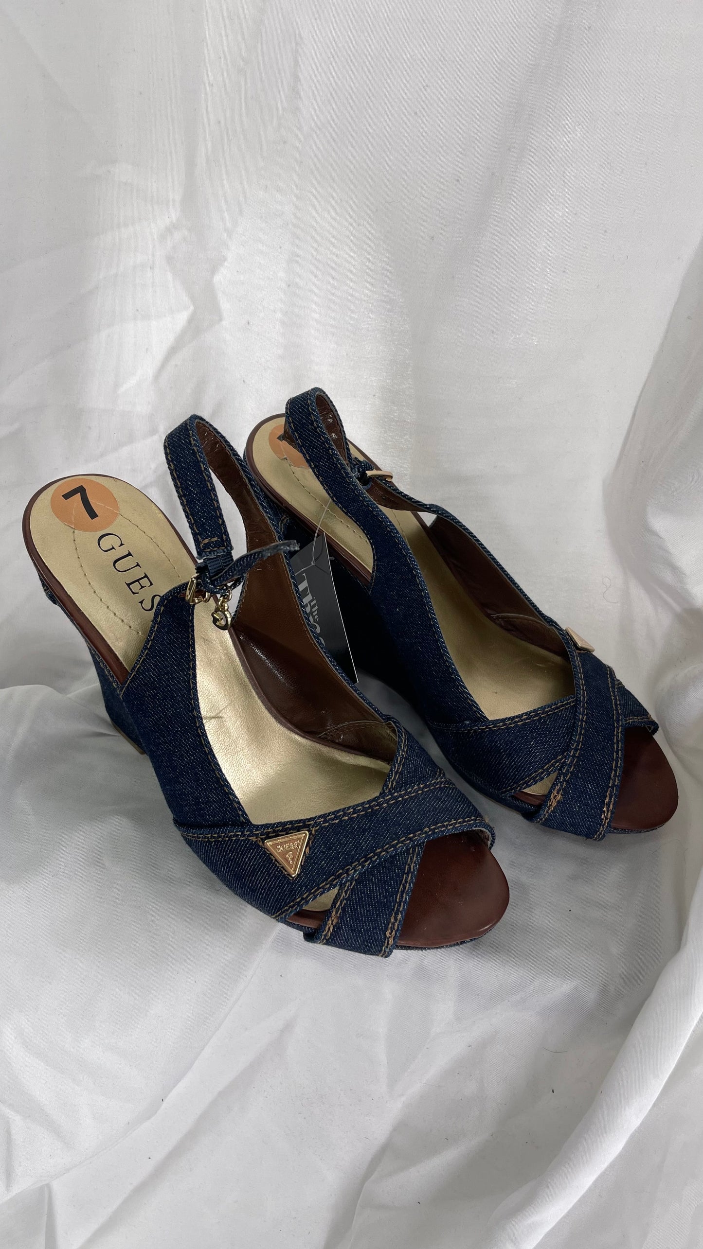 Vintage GUESS Dark Denim Jeans Wedges with Slingback Strap and Iconic Logo (7)