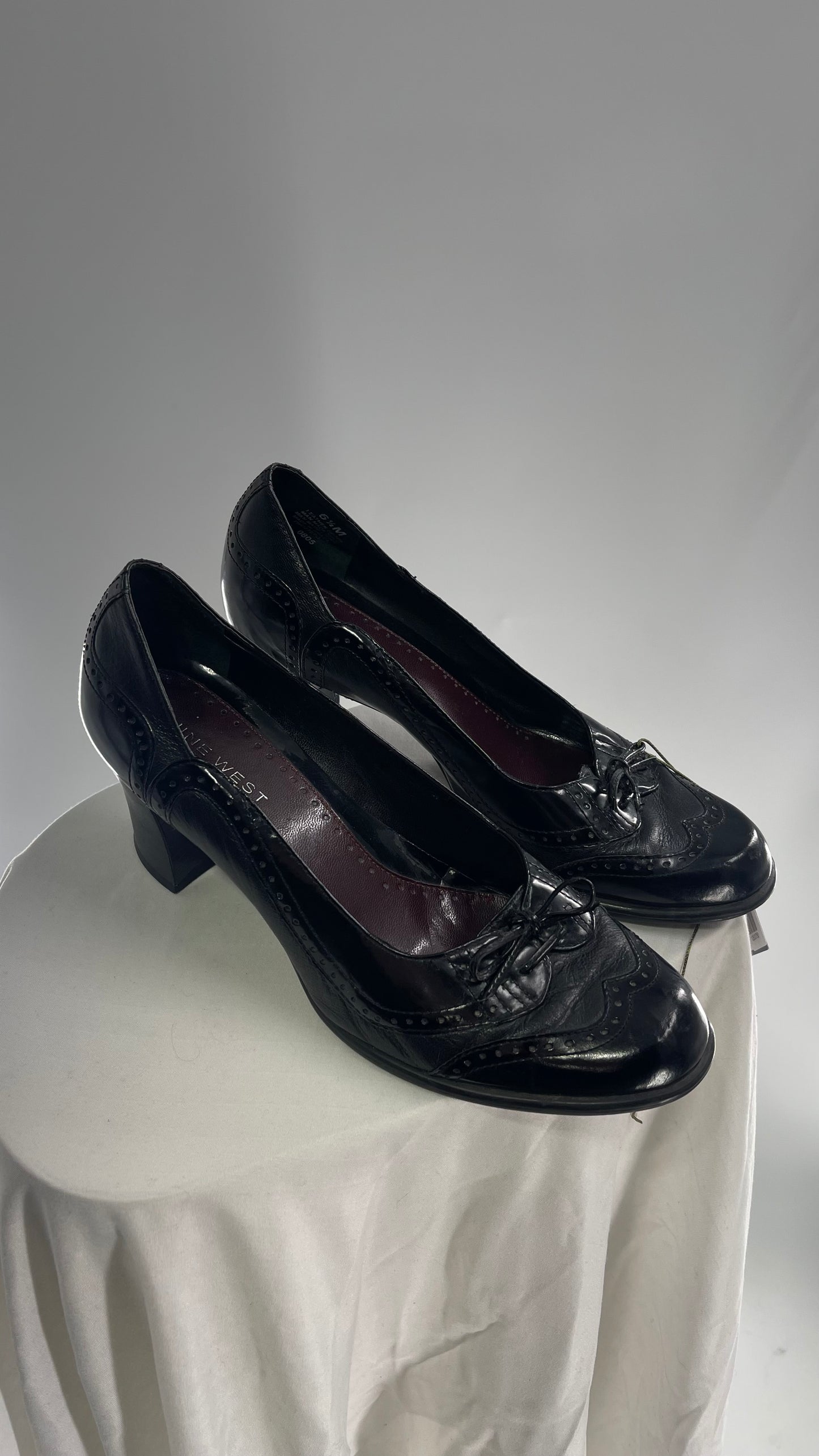 Nine West Black Leather Vintage Oxford Style Suit Heel (6.5)