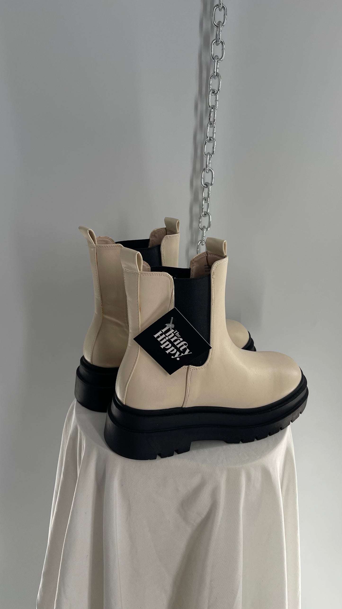 Urban Outfitters Off White Chelsea Boot (9)