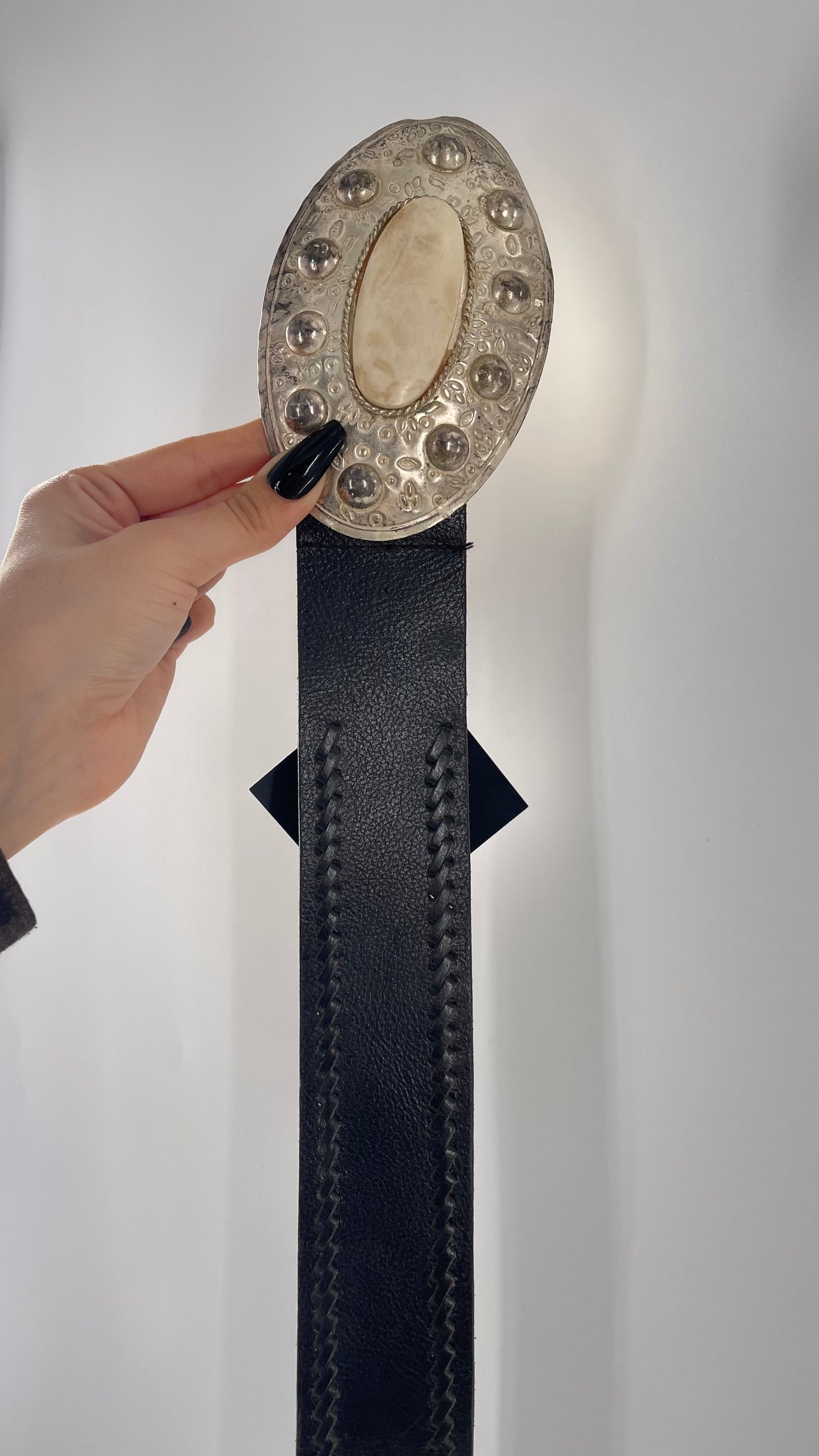 Vintage Black Leather Belt with Silver Metal Buckle with ‘Stone’ Detail (M/L)