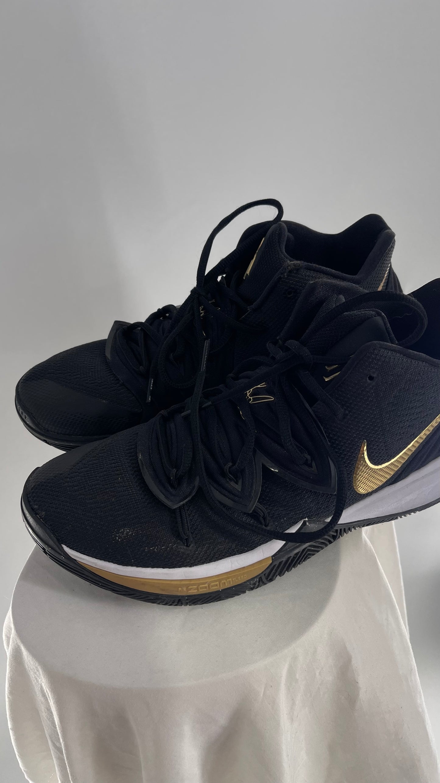 Nike Kyrie 5 Black Metallic Gold (9.5)