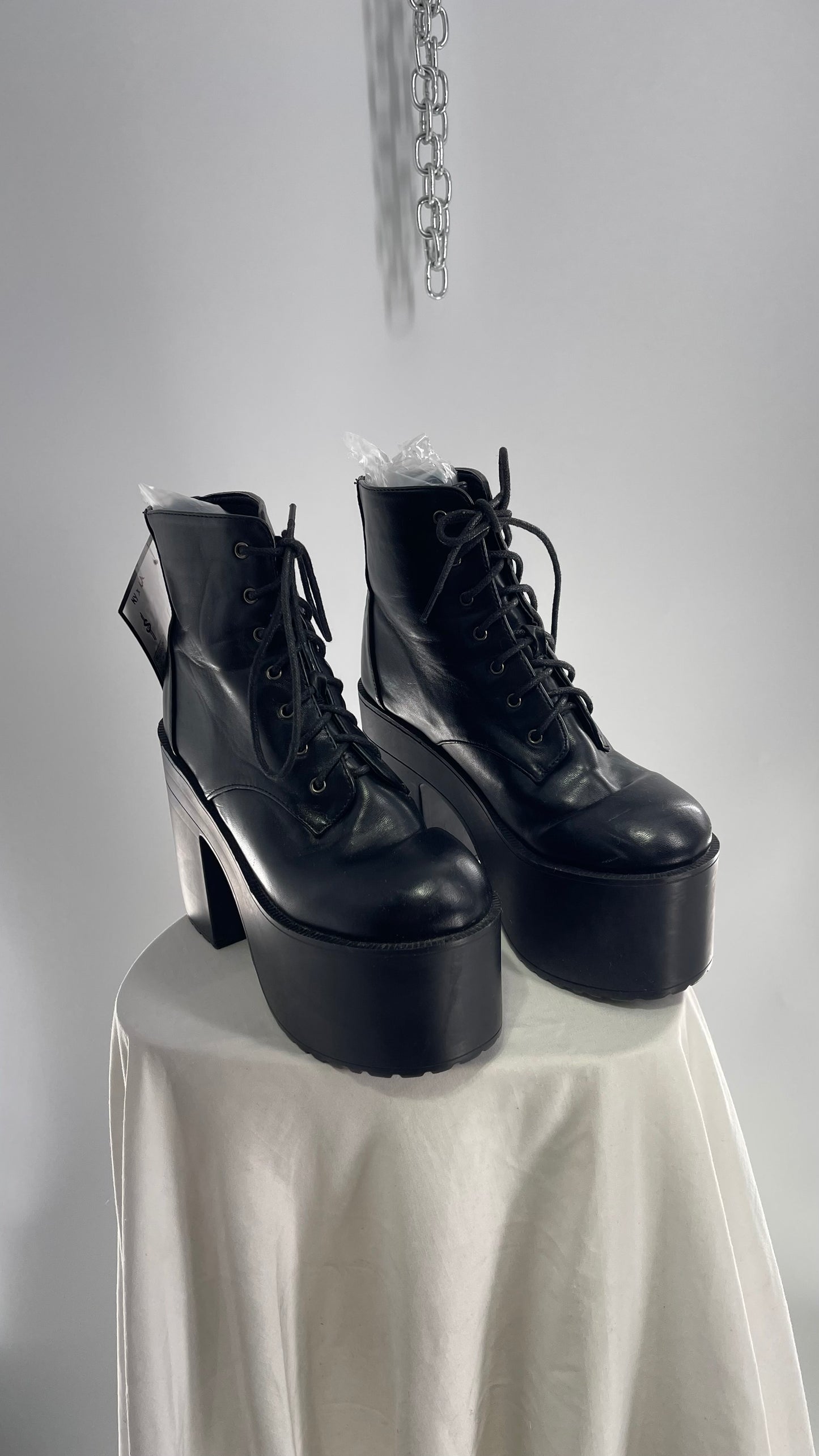 Vintage NY X LA Black Leather Platform Chunky Heel Combat Boot (8)