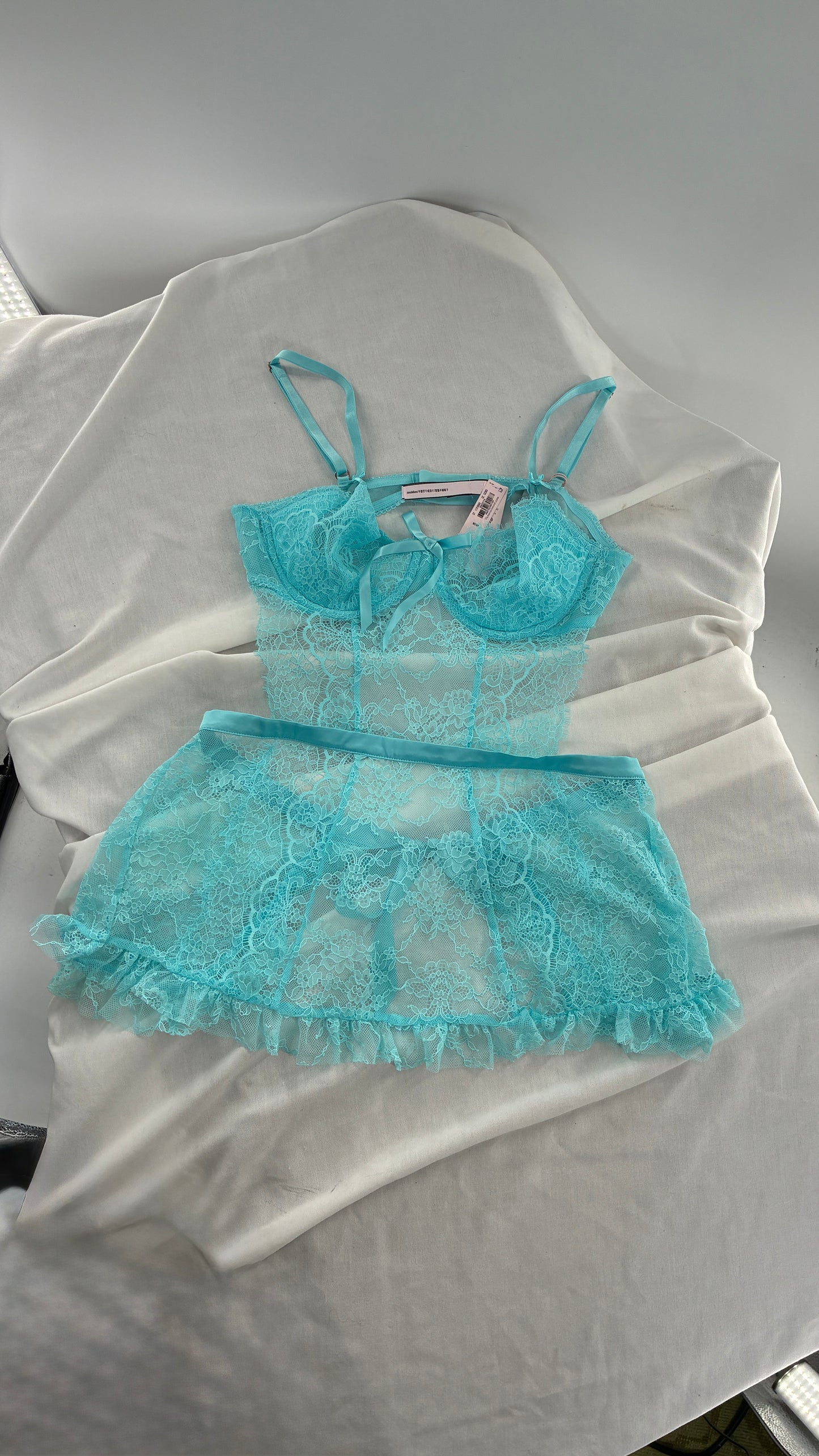 Deadstock Vintage VICTORIA’S SECRET  Baby Blue Lace Apron with Tags (Medium)