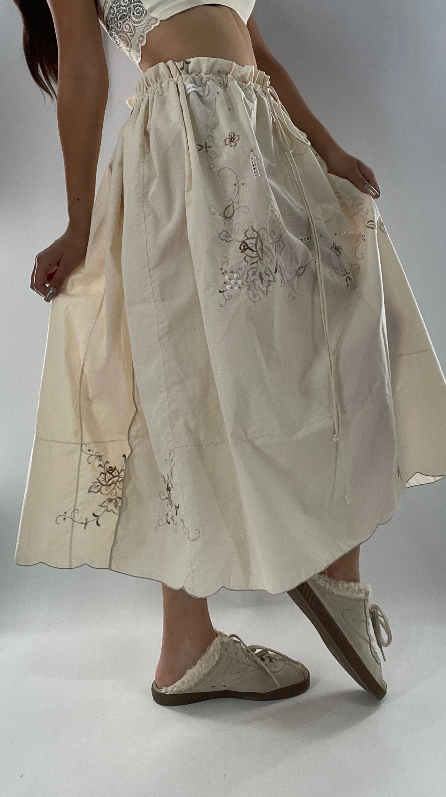 Custom Handmade Vintage Embroidered Off White Soirée Skirt (One Size)