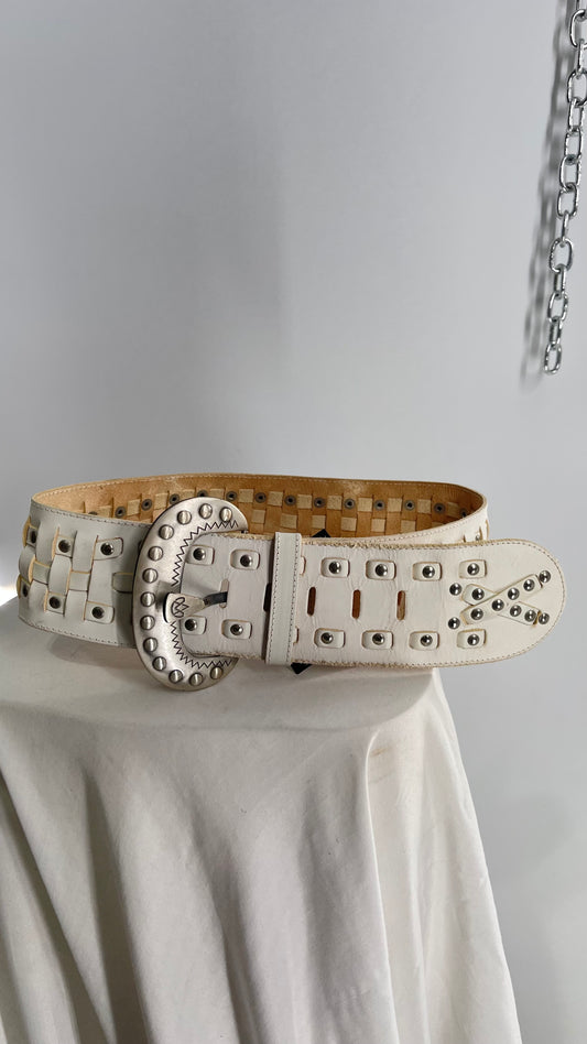 AVIÓN Wide Width Basket Woven Belt with Studs and Engraved Buckle (Small)