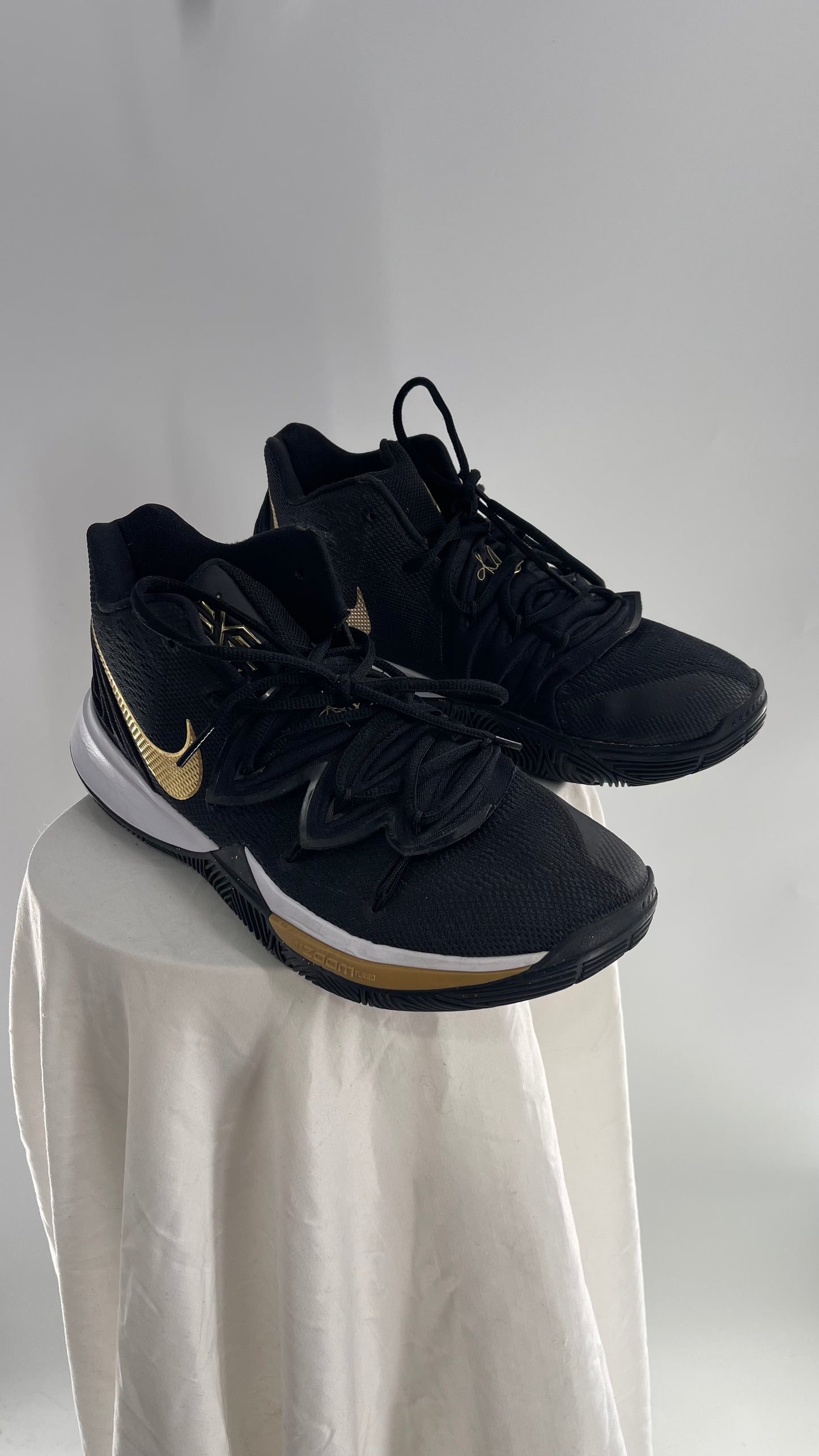 Nike Kyrie 5 Black Metallic Gold (9.5)