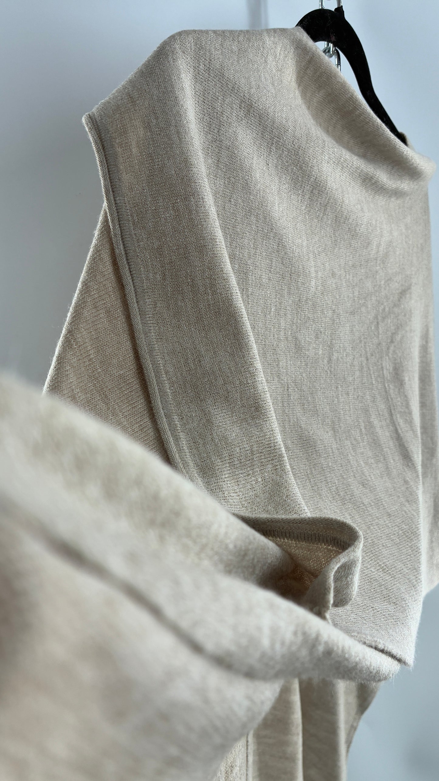 Simply NOELLE Beige Knit Cape with Tags Attached (One Size)