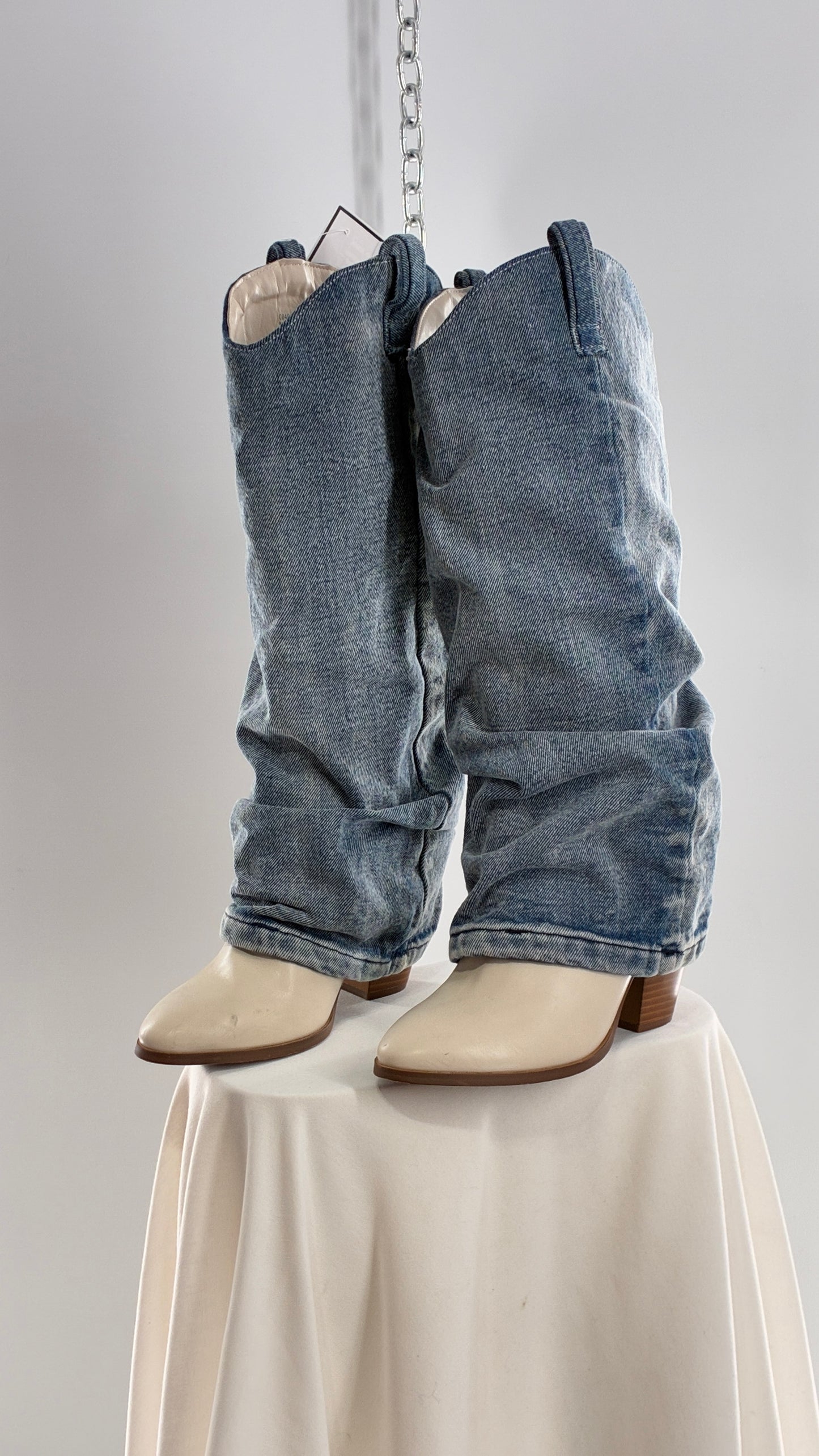Vintage 2008 White Pointed Toe Boots with Denim Stacked Leg (6)