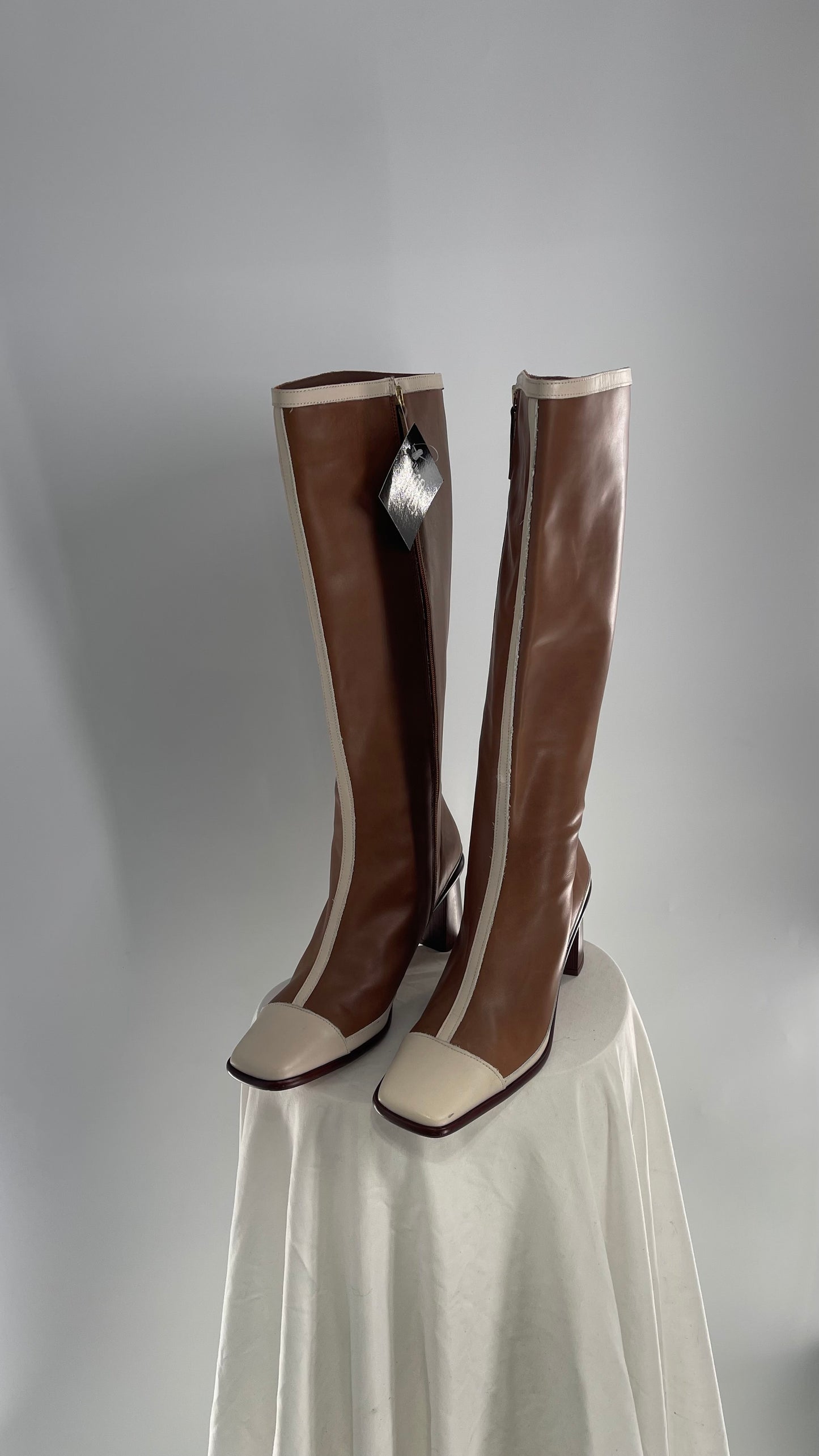 ALOHAS Brown and White Paneled Leather Booties (42)