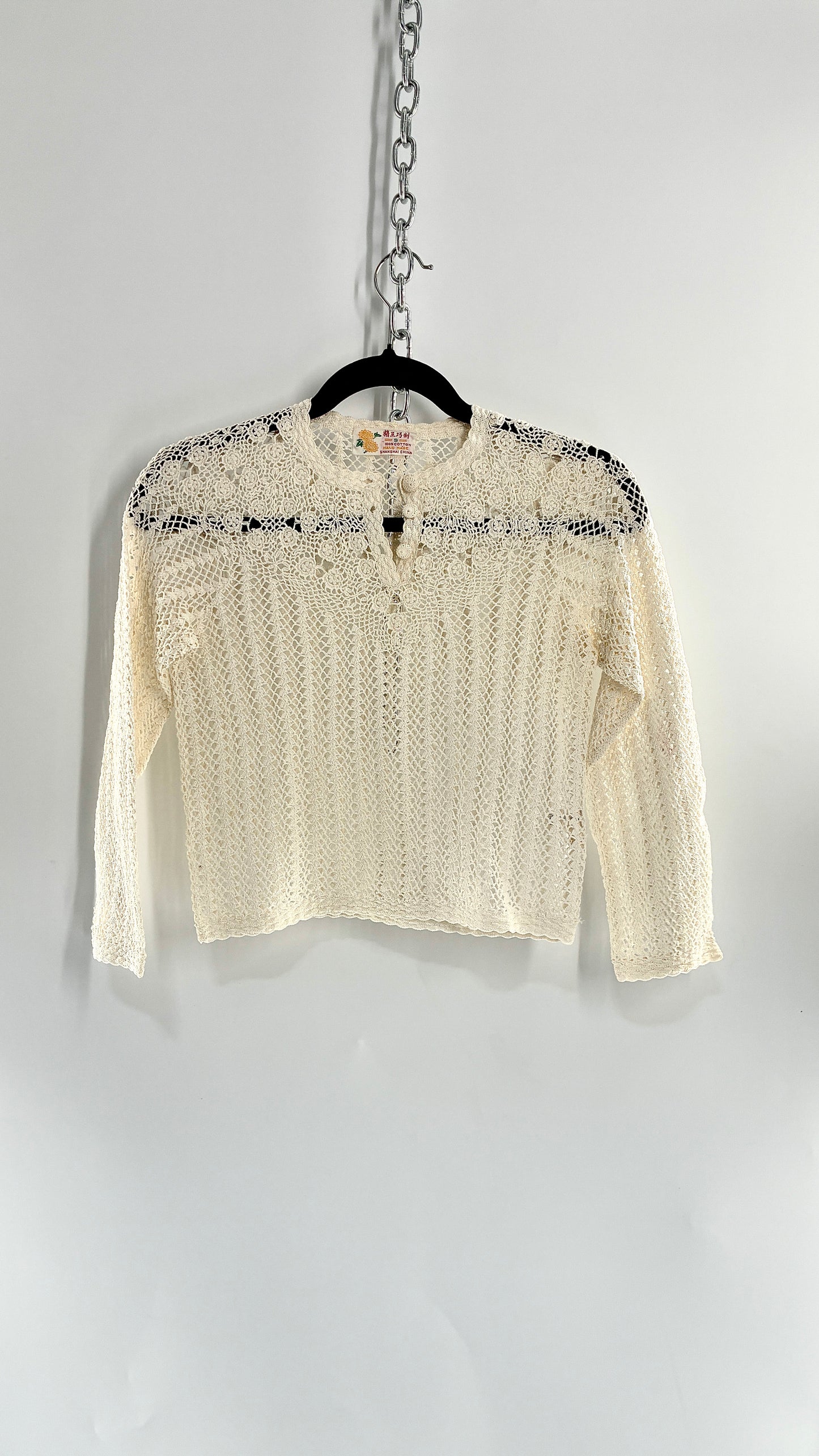 Vintage 1970s White Crochet Hand Made Quarter Sleeve Tunic Top Made in Shanghai (XS)