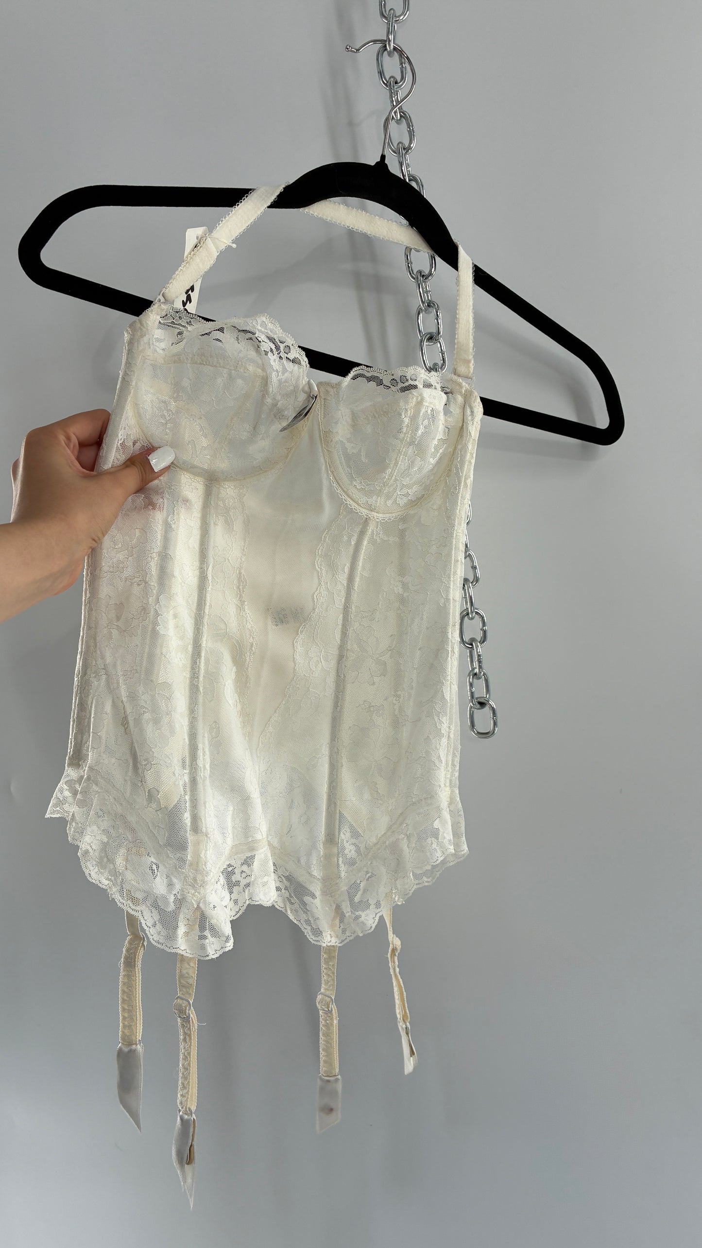 Deadstock Vintage 1950s GOSSARD Off White Lace Corset with Stocking Pulls (34A)