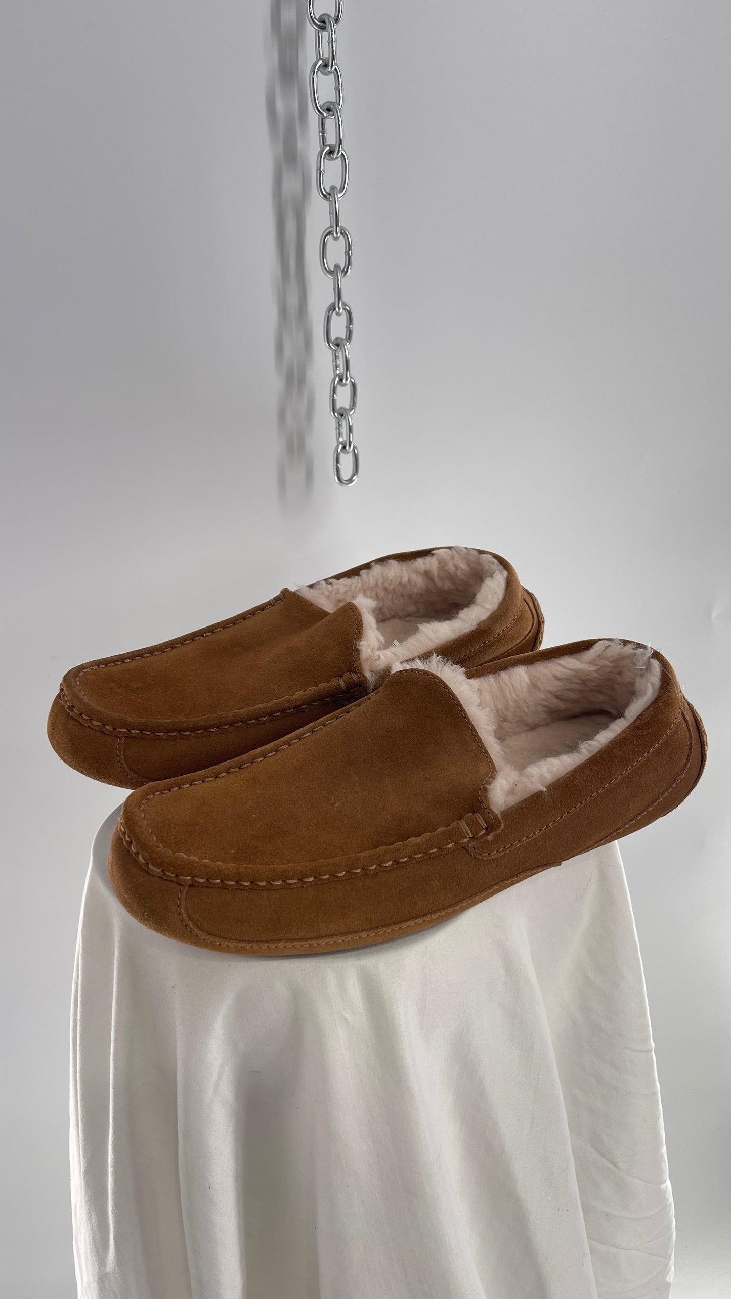 UGG Men’s Ascot Suede Fur Lined Slippers (11)