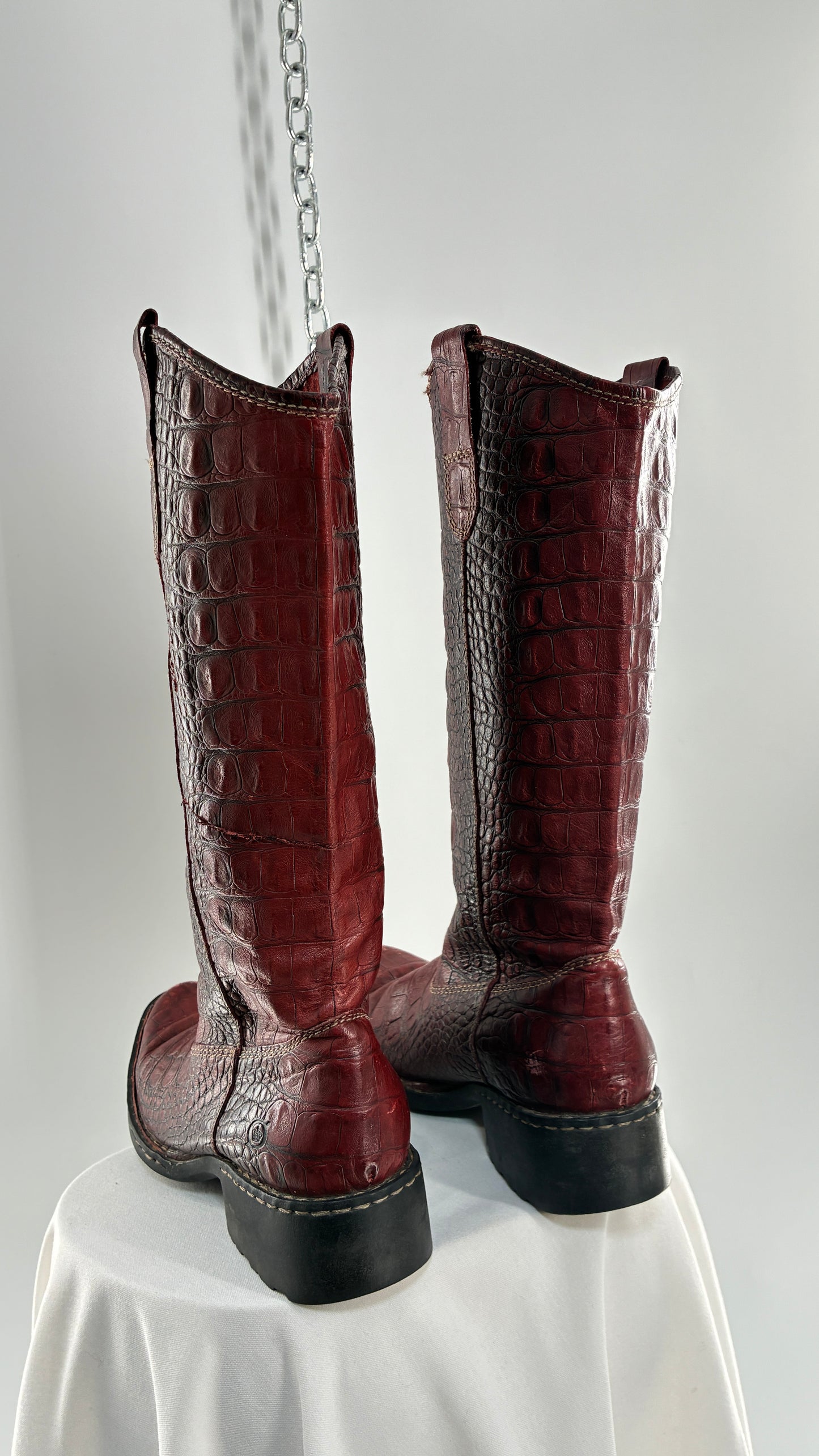 Vintage BORN Red Genuine Leather Crocodile Embossed Pointed Toe Boots (8.5)
