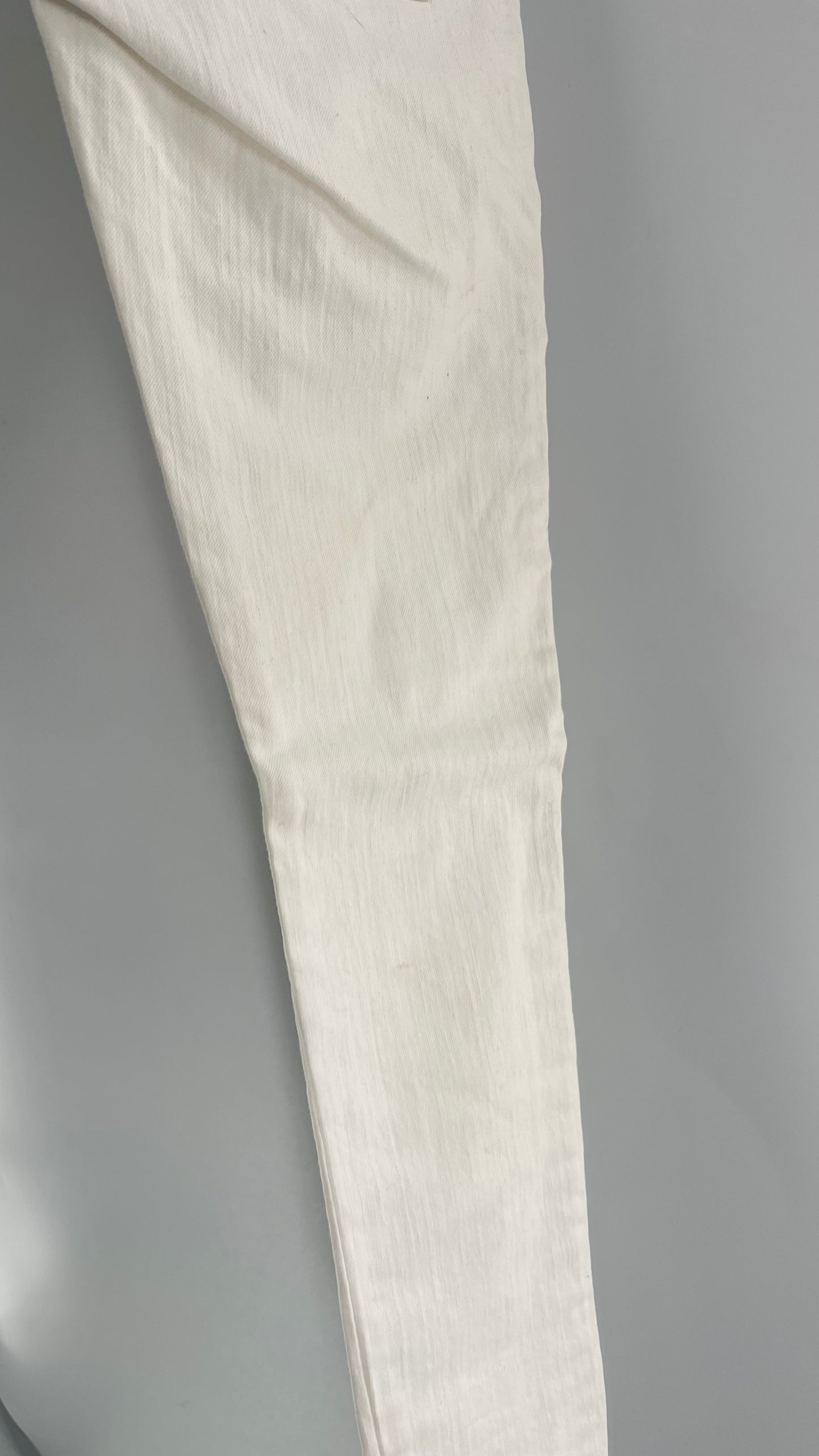 Deadstock Vintage Juicy Couture White Skinny Jeans with Gold Trim and Hardware (25)