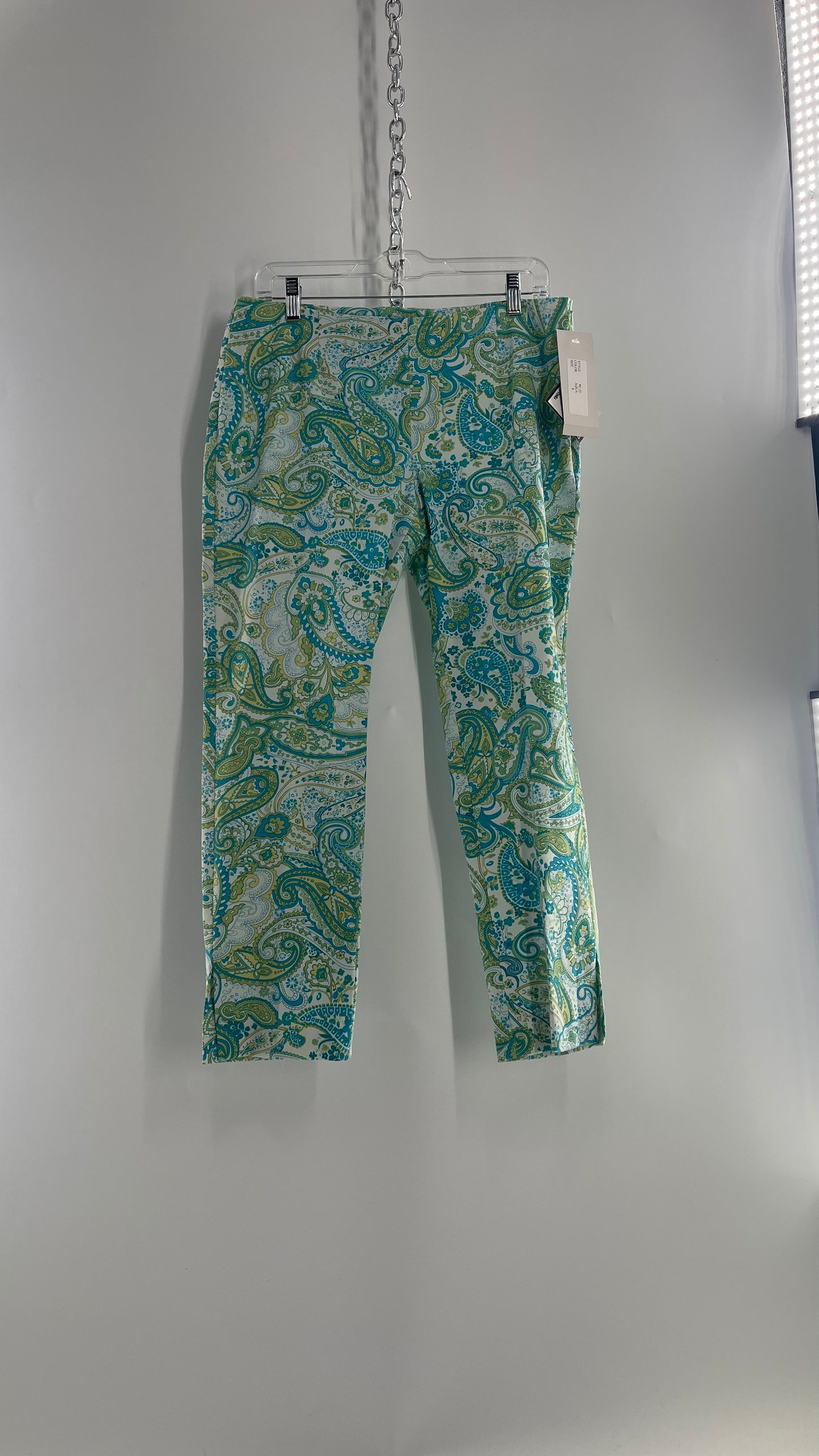 VINTAGE WOMYN Blue Green Paisley Patterned 1990s Capris with Tags Attached (12)