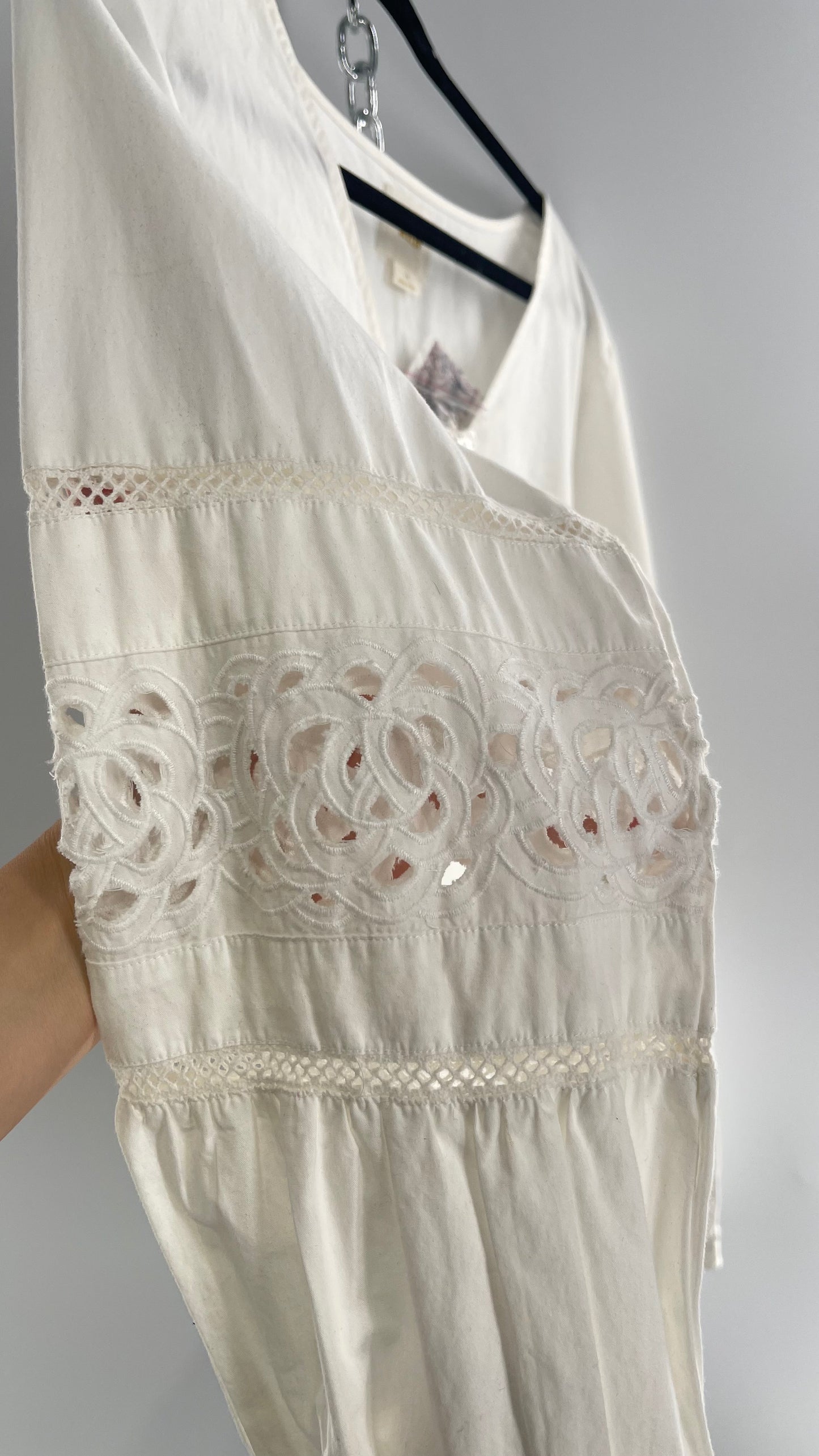 Maeve Anthropologie White 100% Cotton Blouse with Balloon Sleeves, Eyelet Lace, and Armpit Zipper (12)