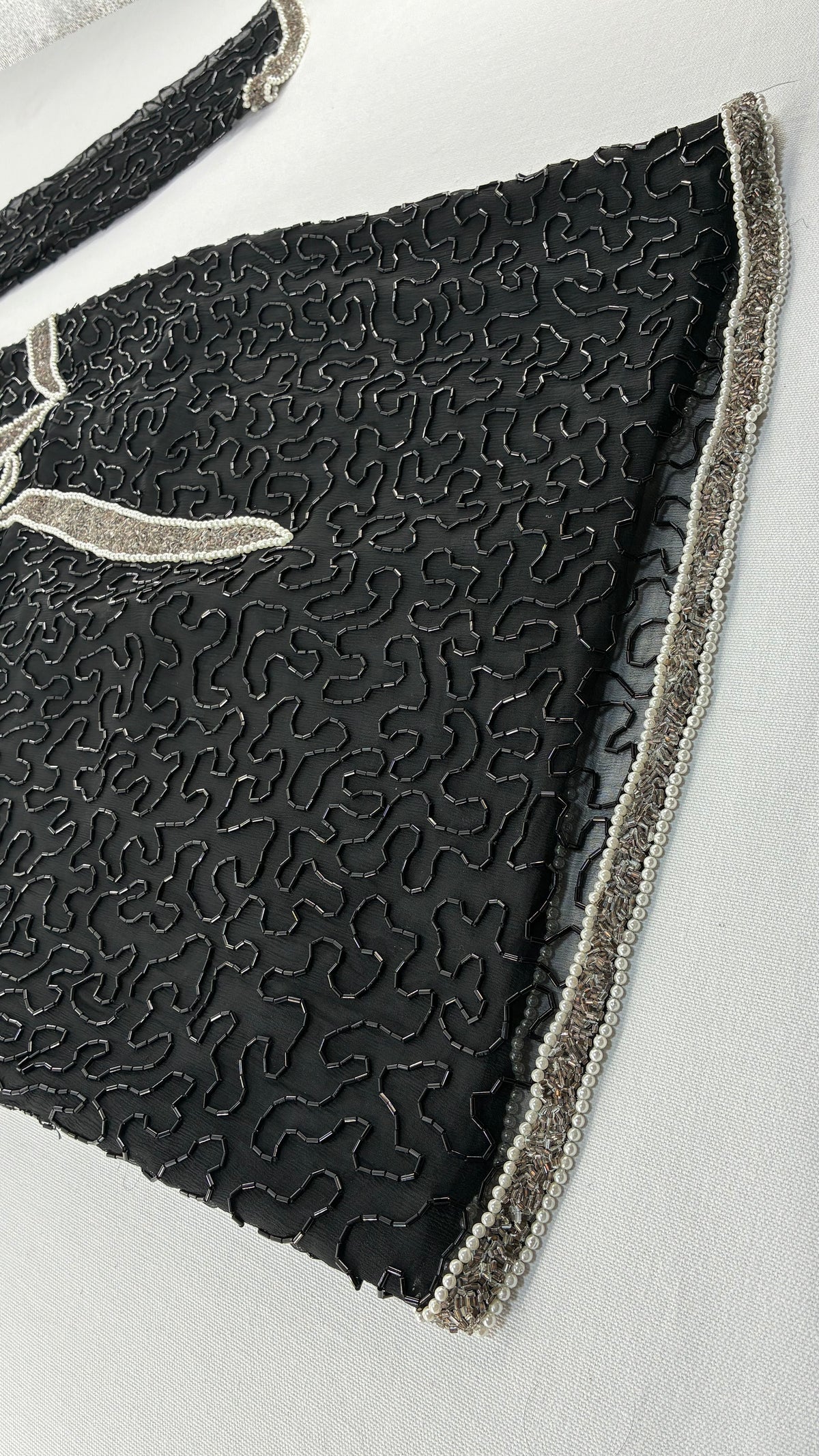 Vintage SILKY NITES BY CHERISH 100% Natural Silk Beaded Black Dress with Contrasting White Design (Medium)