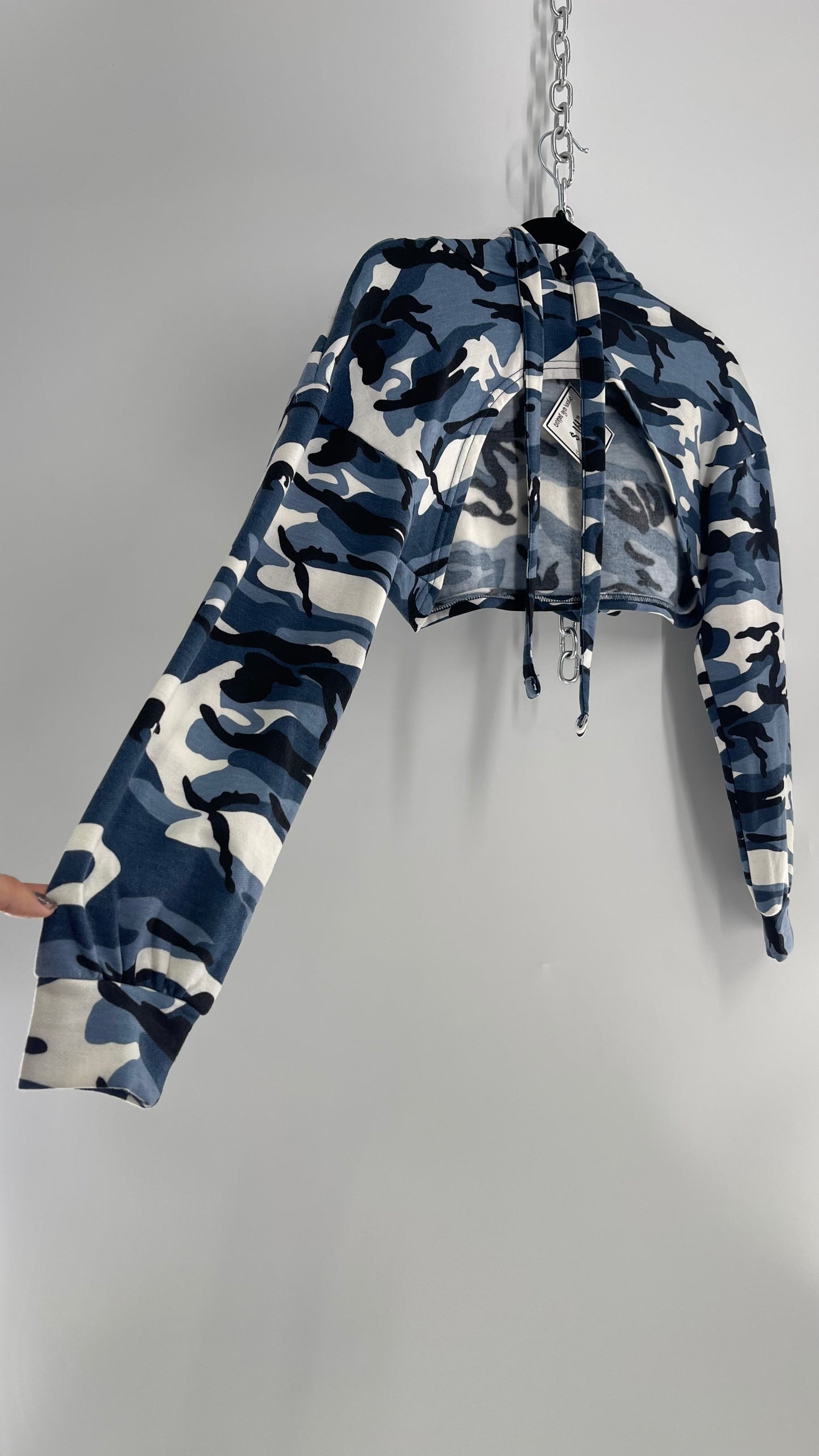 Cropped Blue Camo Printed Hoodie (Medium)