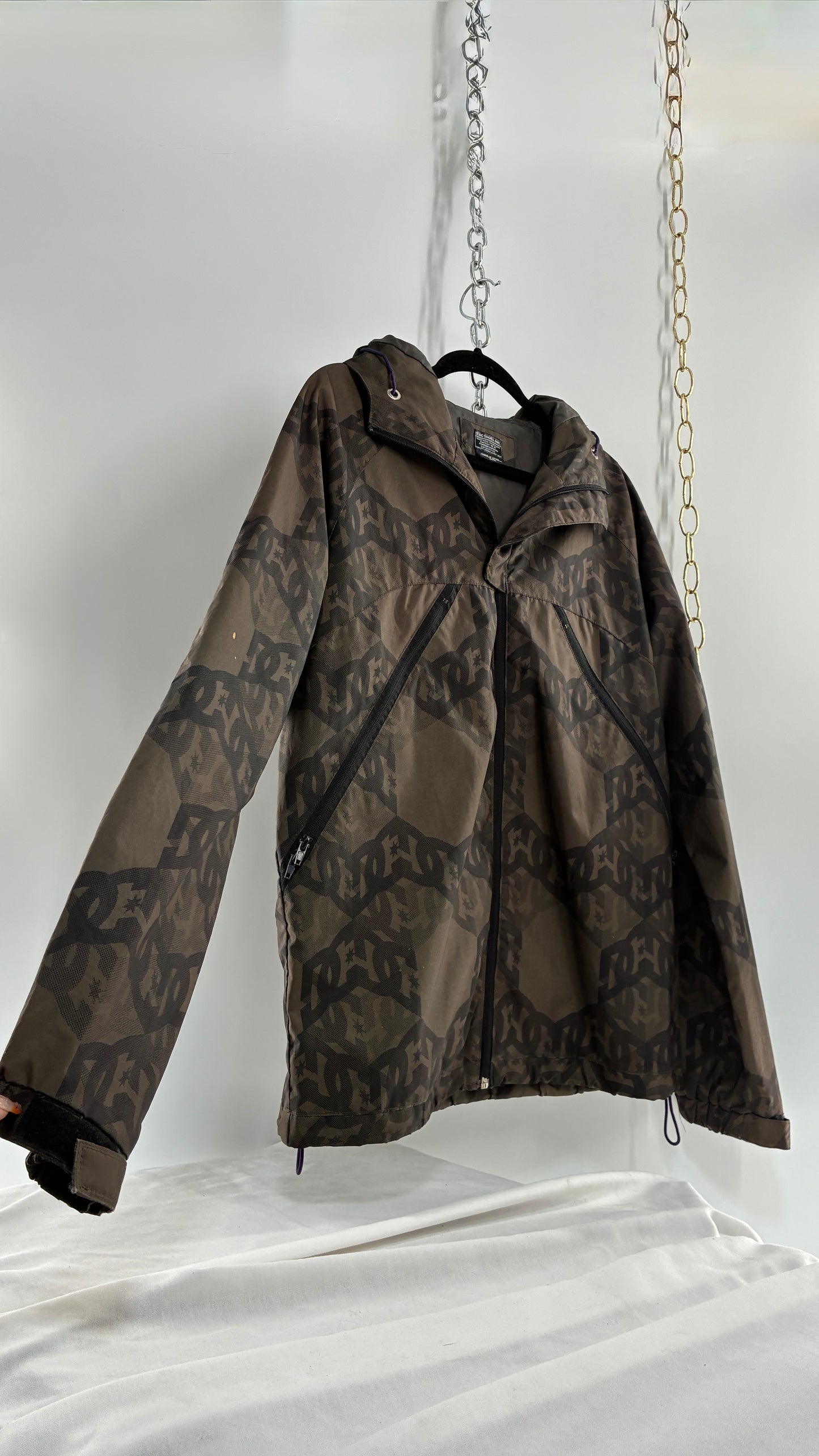 Vintage Men’s DC Olive All Over Logo Windbreaker (Medium)