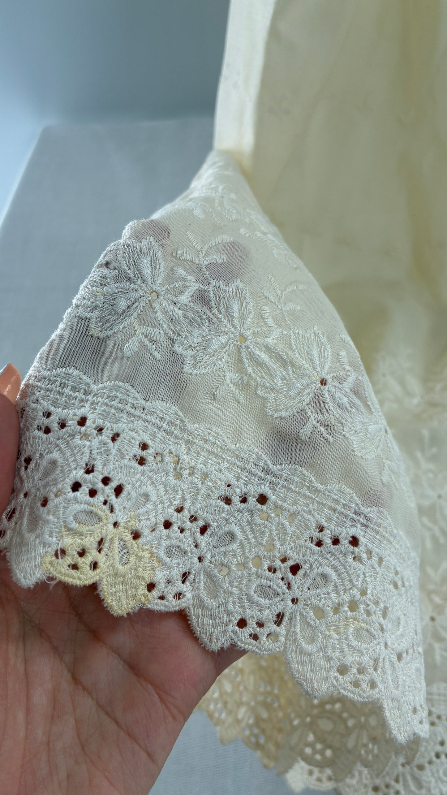 Vintage 1960s Handmade Lace Hem Cotton Skirt with Embroidered Patterning (XS/S)