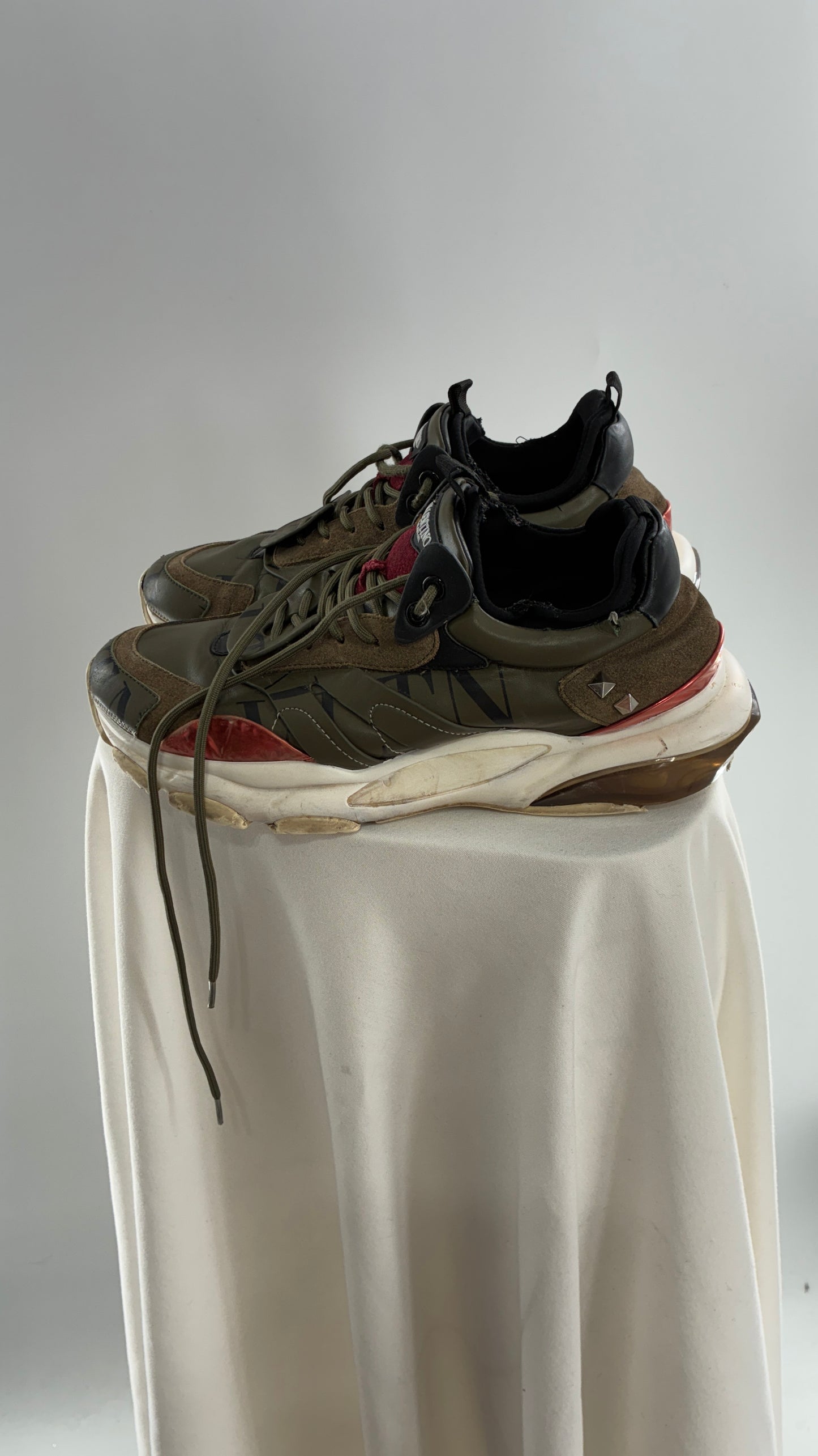 VALENTINO Garavani Distressed Bounce Sneakers (42)