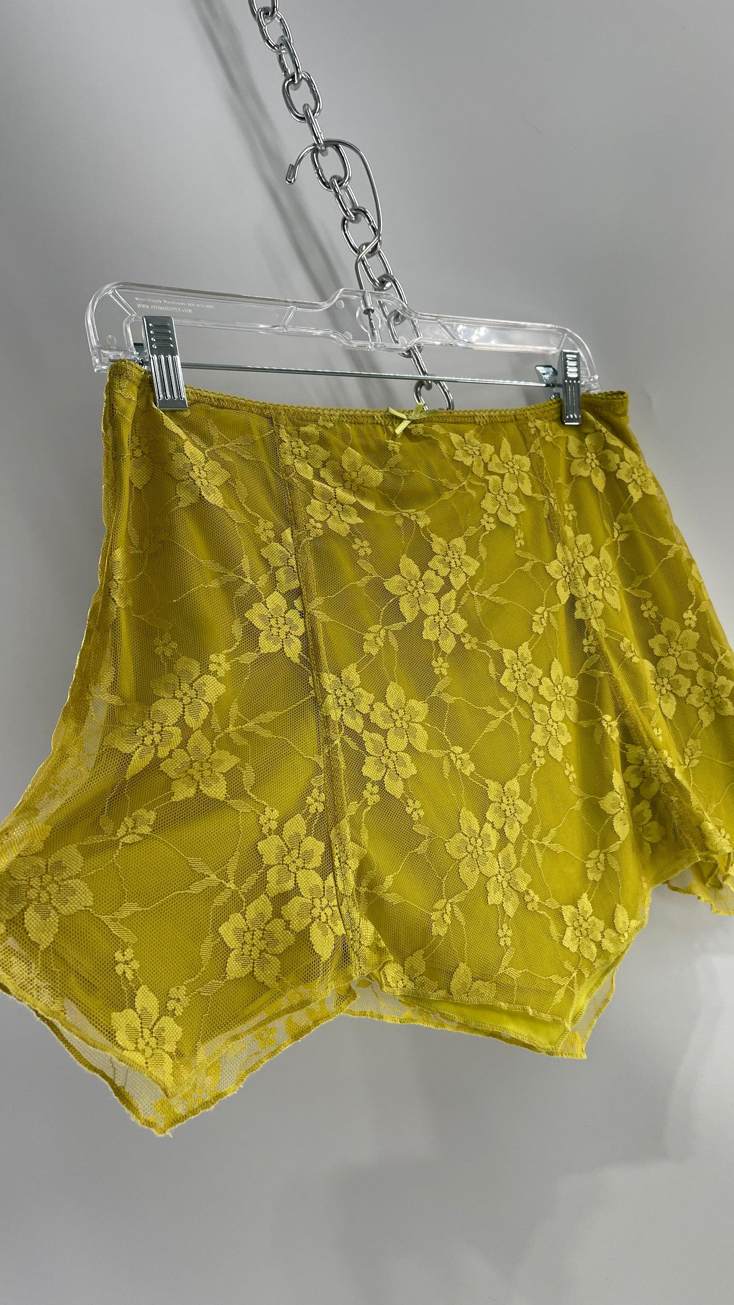 Urban Outfitters Green Lace Hankerchief Hem Mini Skirt (Medium)
