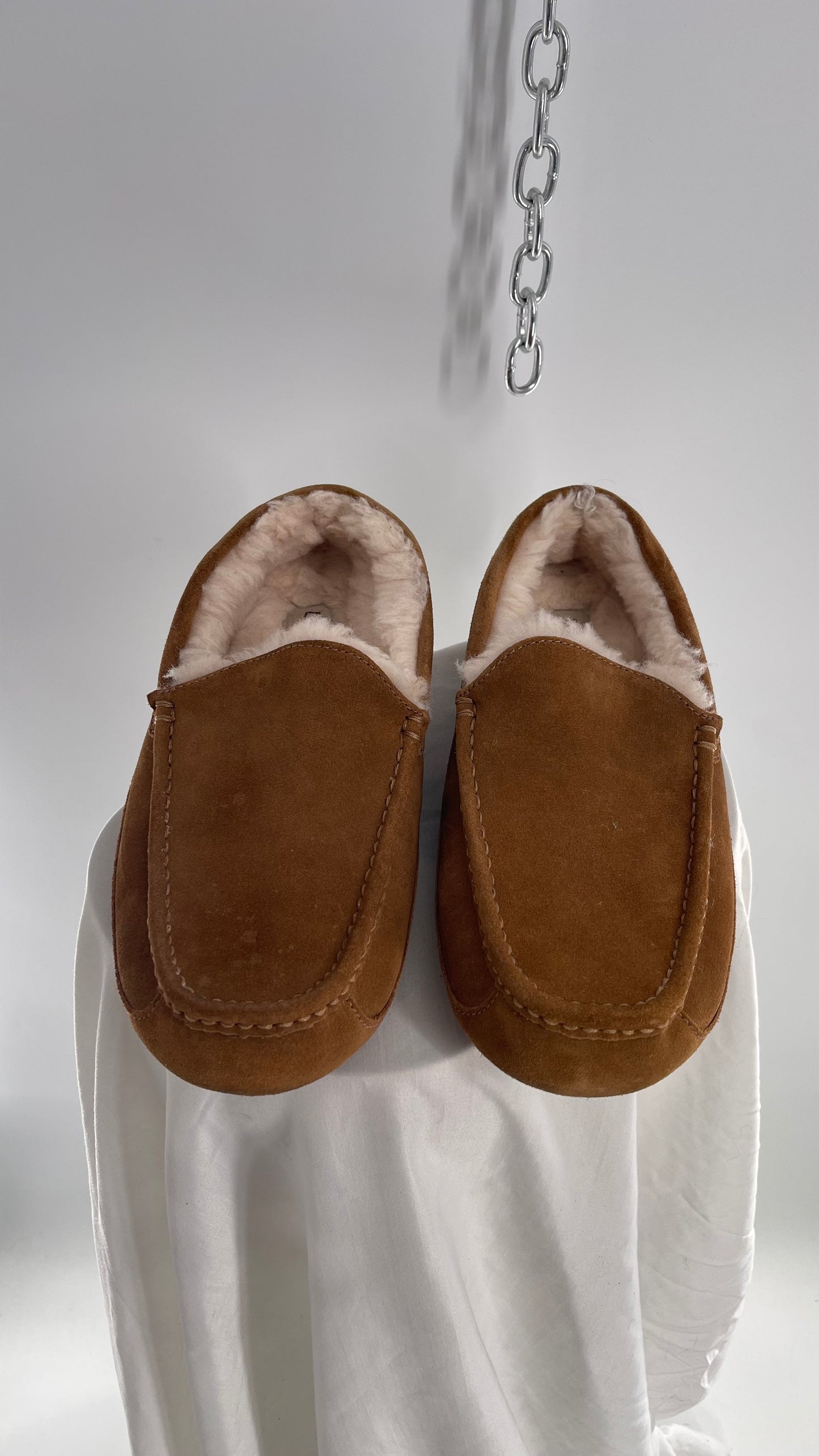 UGG Men’s Ascot Suede Fur Lined Slippers (11)