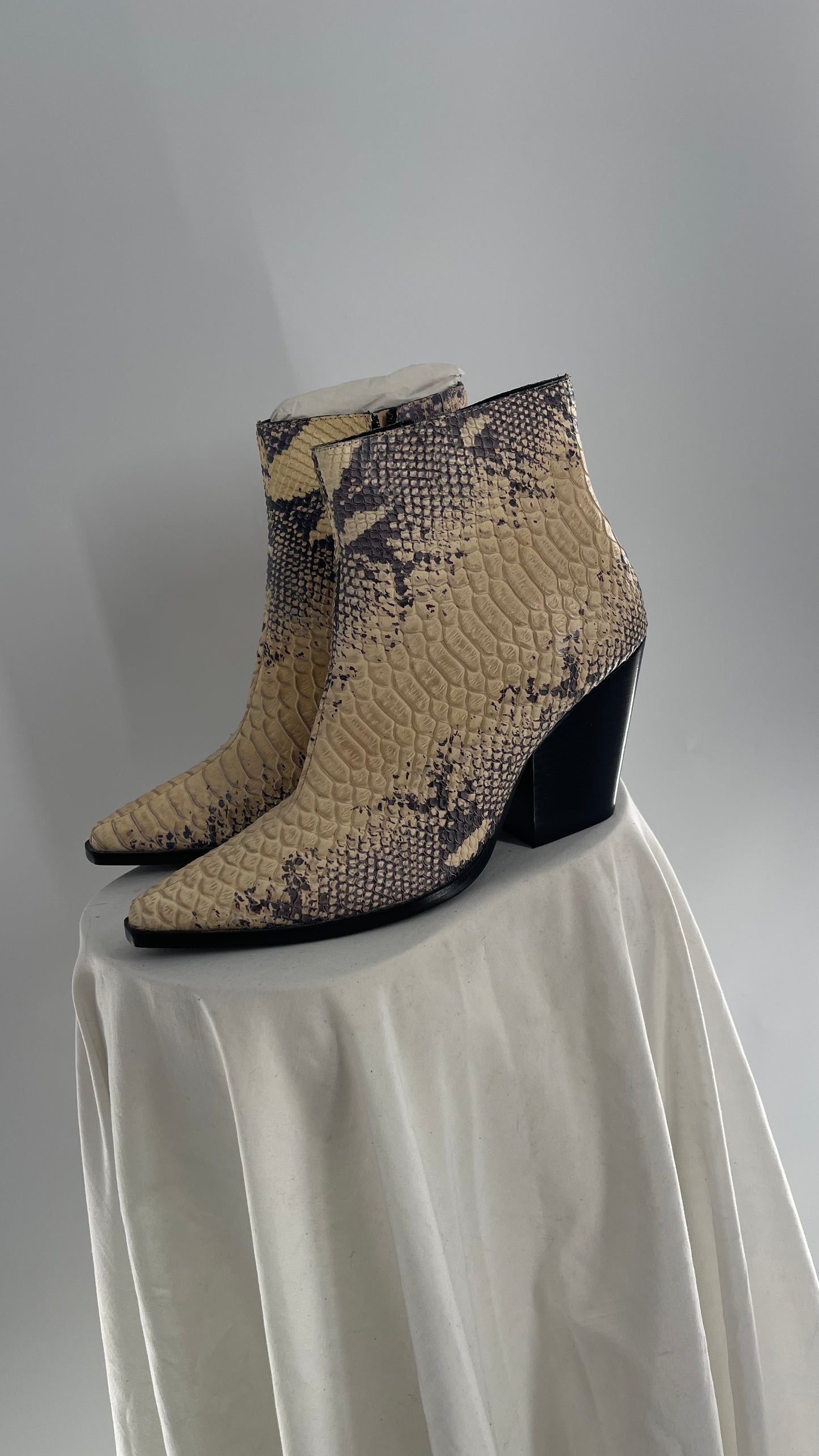 Jeffrey Campbell Snake Skin Patterned Pointed Boots (10)