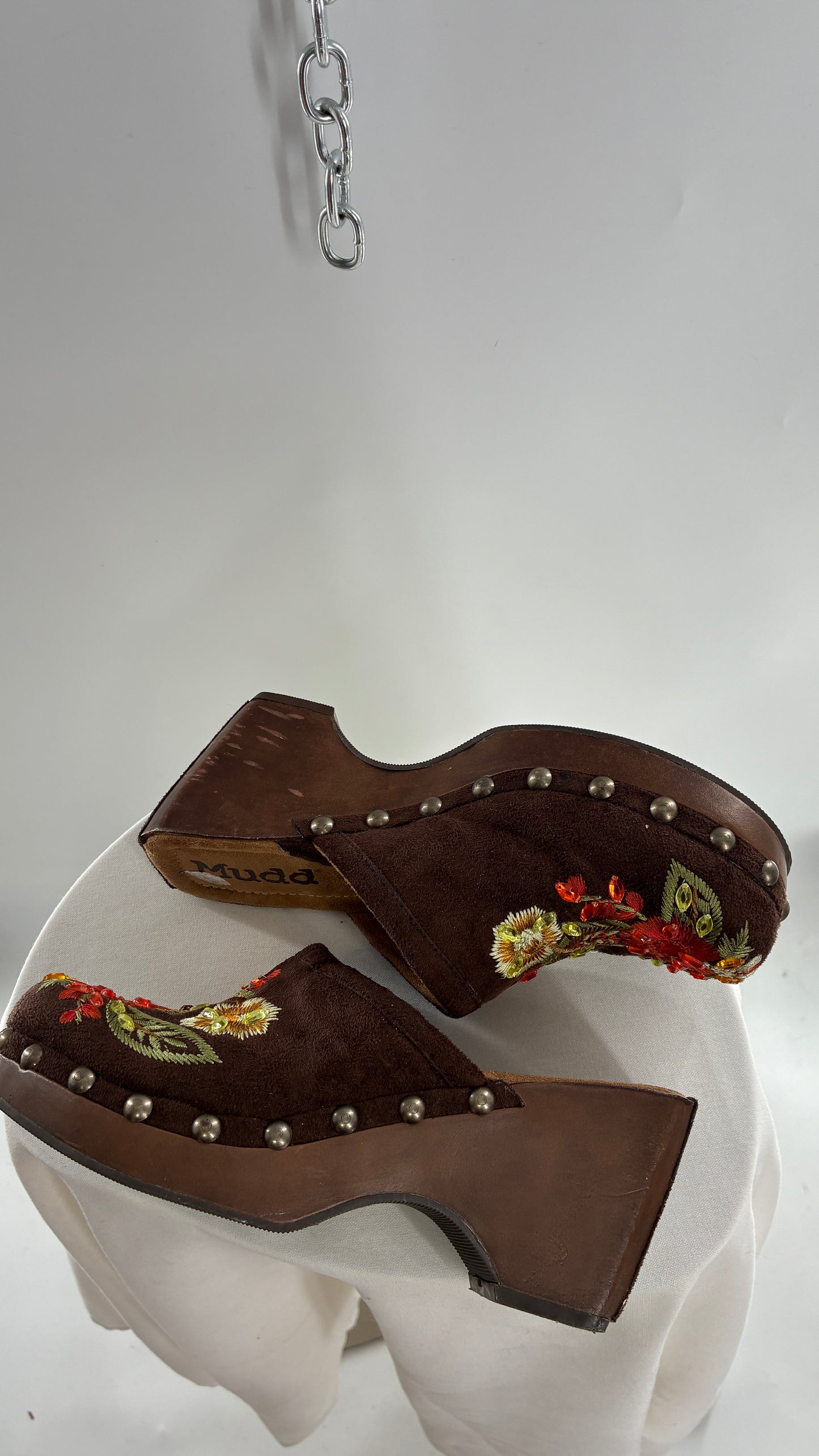 Vintage MUDD Brown Clog with Side Studding and Embroidered Details (6.5)