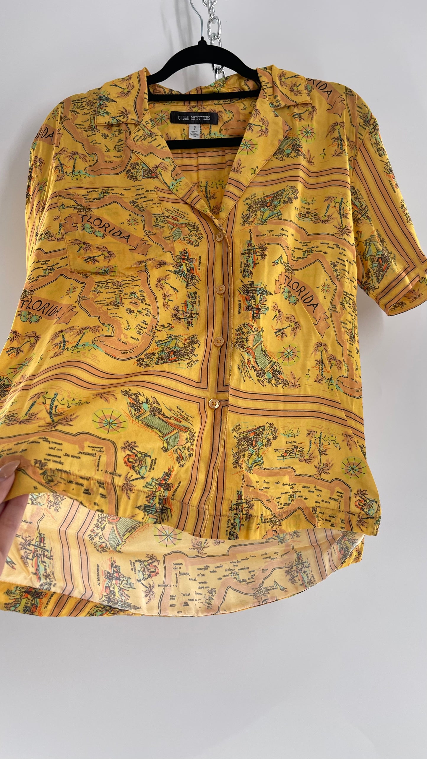Urban Outfitters Yellow Old School Map of Florida Men’s Button Up (Small)