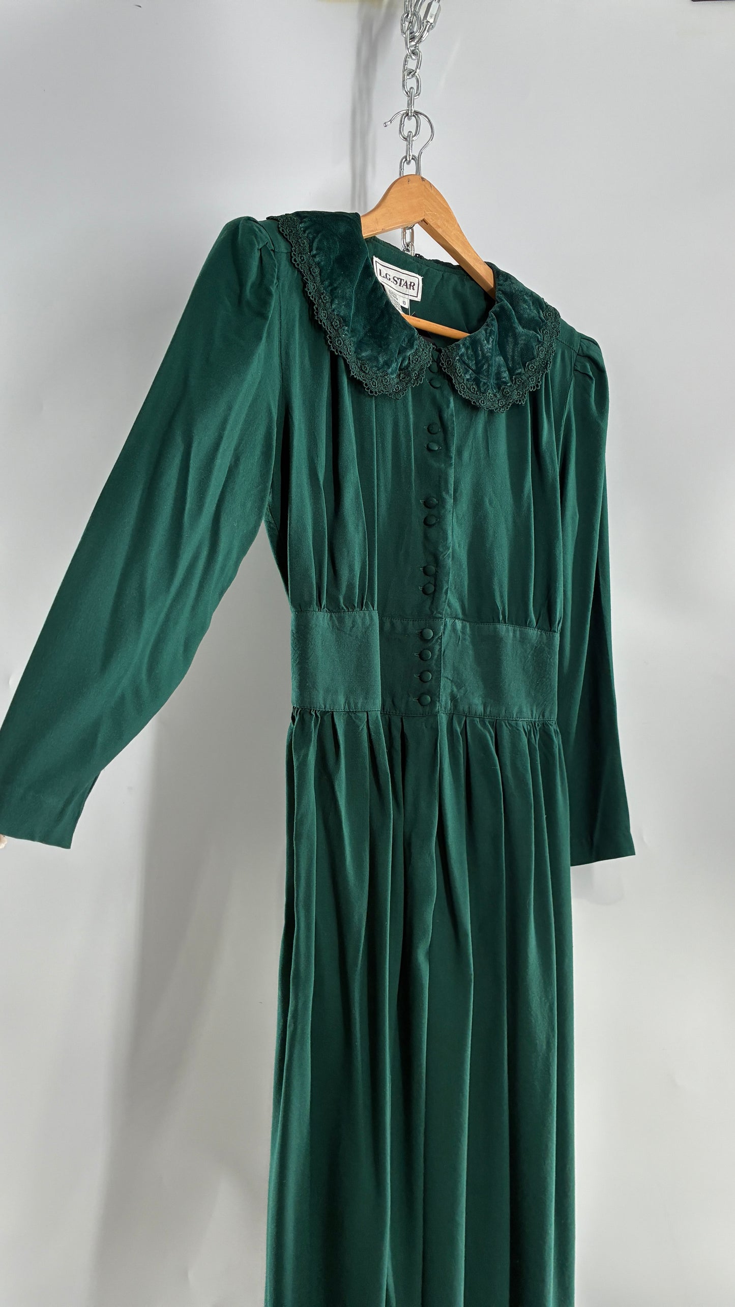 Vintage 1960s LG Star Forest Green Button Front, Velvet Collar Gown (10)