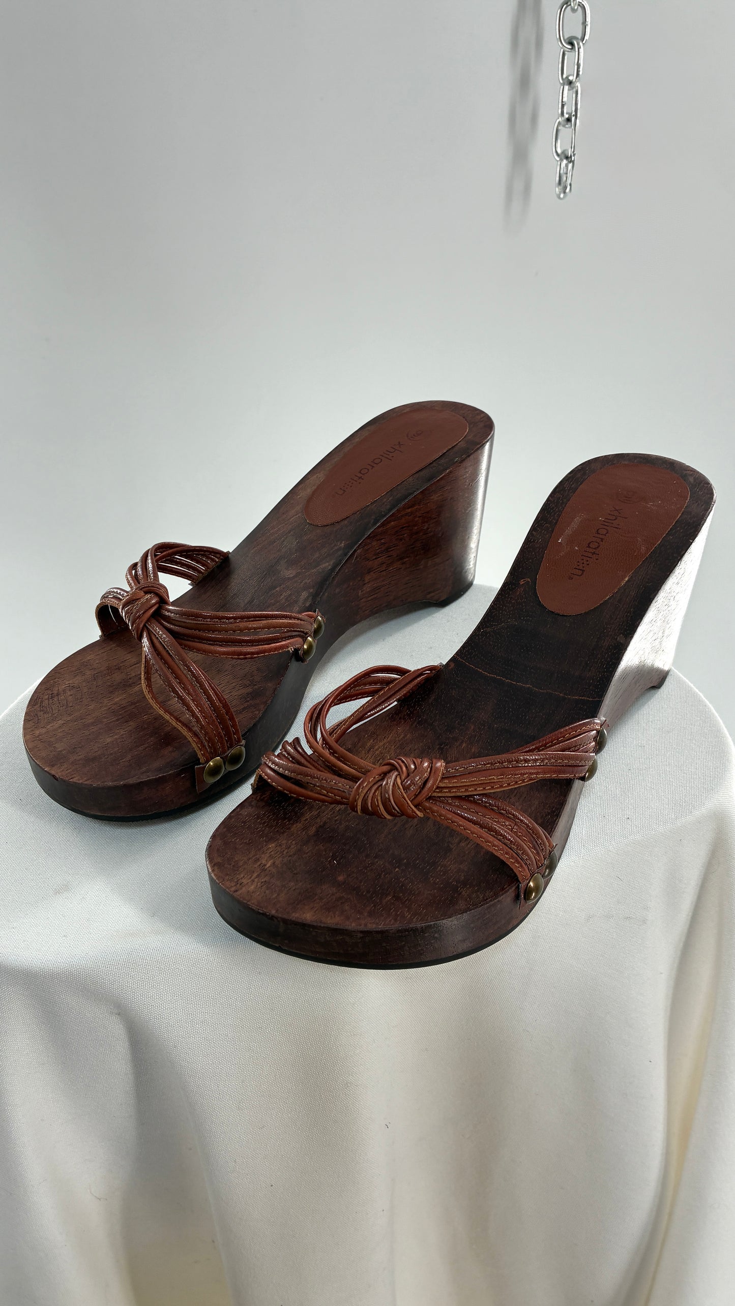 Vintage Wooden Heel with Brown Thong Strappy Detail (9)